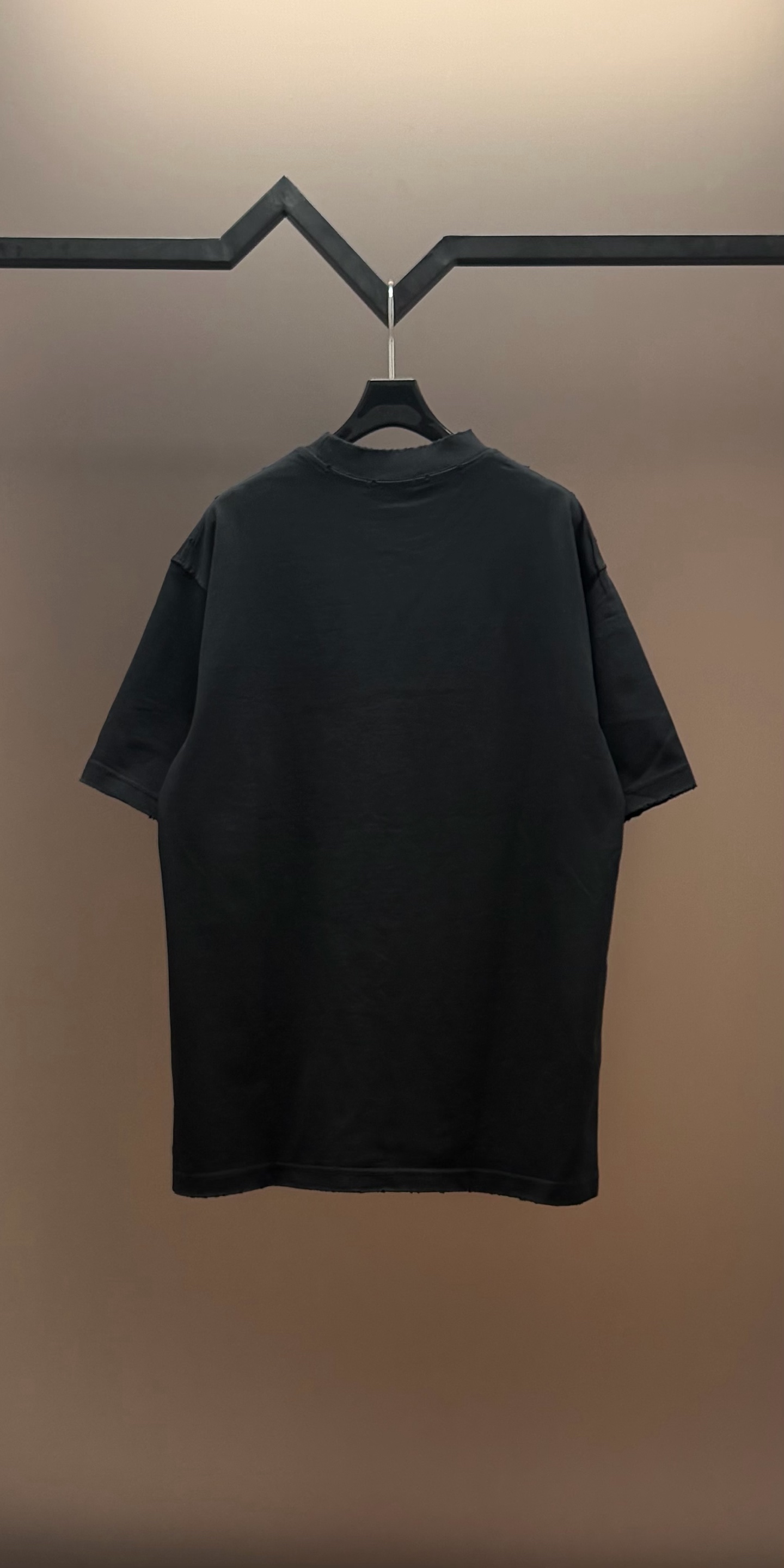 Dior 品牌：Dior迪奥 26SS最新 Dior胸前简约Logo刺绣工艺短袖T恤，品牌元素标志性刺绣Logo 彰显品牌魅力