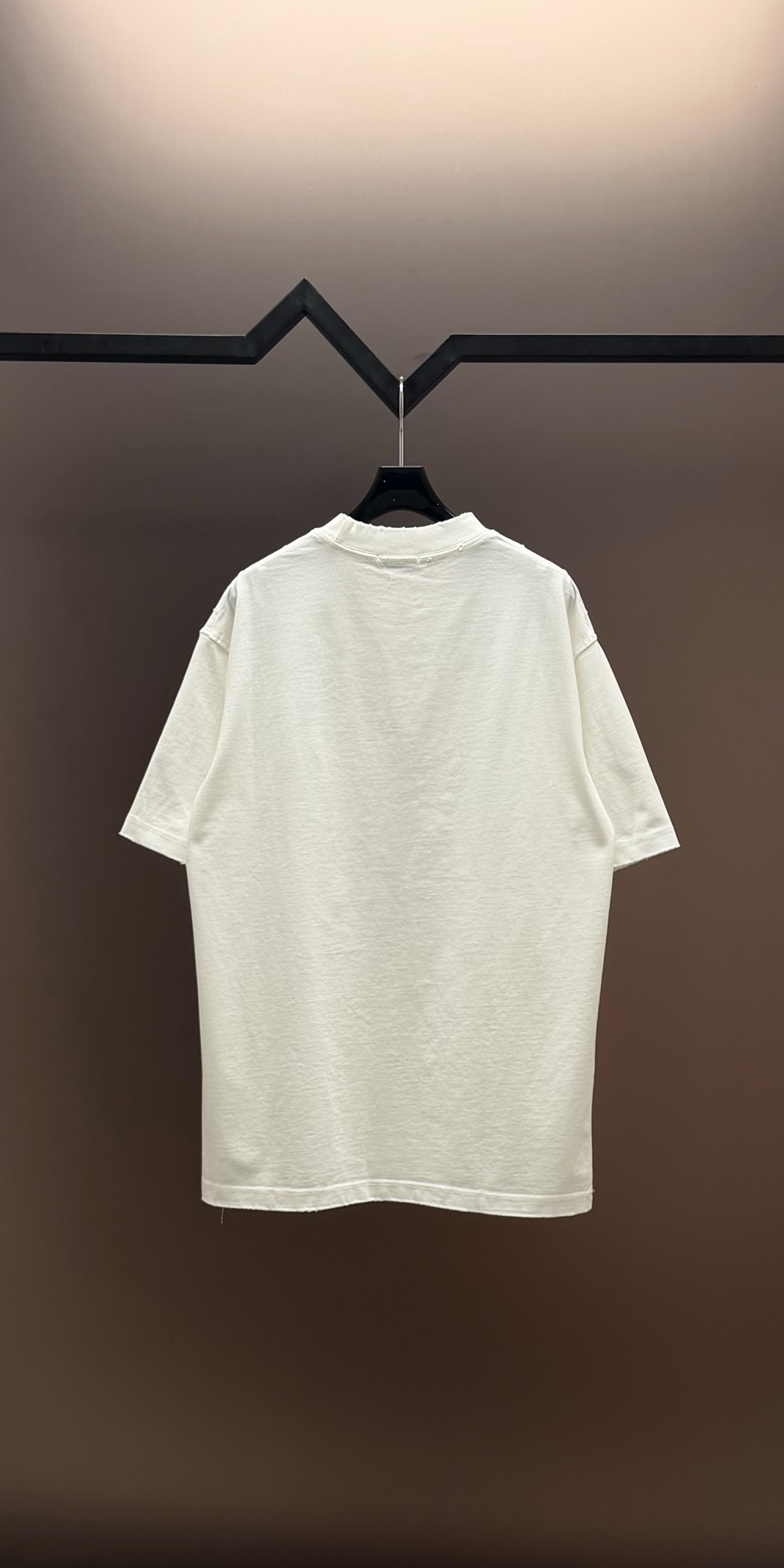 Dior 品牌：Dior迪奥 26SS最新 Dior胸前简约Logo刺绣工艺短袖T恤，品牌元素标志性刺绣Logo 彰显品牌魅力