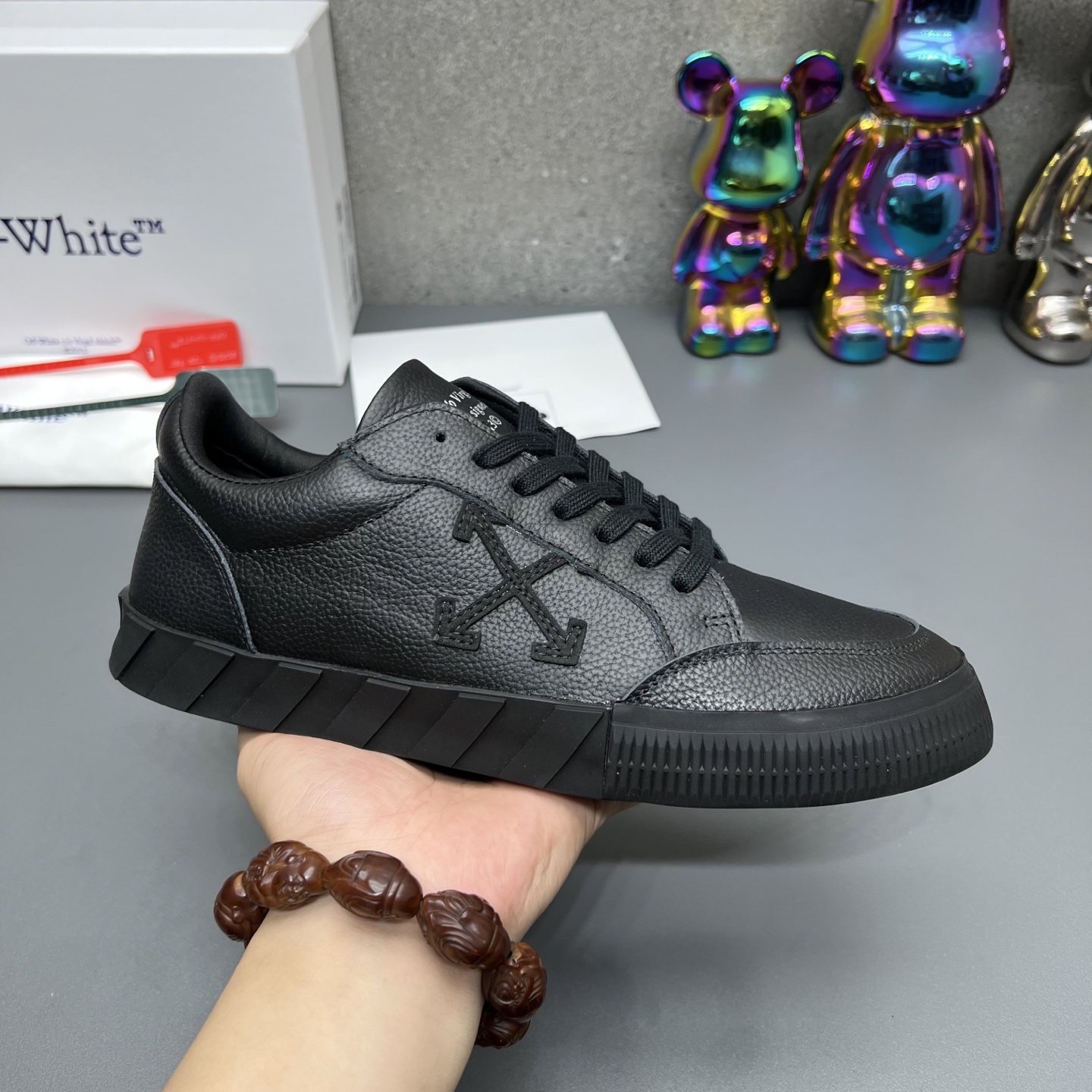 NO:438188,Couple model [OFF] OFF WHITE OW FW Yellow streamer white arrow black high-top European and American trendy shoes. The counter is synchronized with imported cowhide, completely 1:1 replica, official synchronization. Original special original sole, rubber sole, can enter and exit the counter at will, sizes for women 36–40, men's size 38-46, customized without return or exchange, casual shoes/sports shoes, off white, sneakers, cowhide19860909情侣款【OFF】OFF WHITE OW FW 黄飘带白箭头黑色高帮欧美潮鞋 专柜同步采用进口头层牛皮 ,完全1:1复刻,官方同步 原厂特供原版底,橡胶大底,可随意进出专柜,码数女码36–40 男码38-46码 定做不退不换,休闲鞋/运动鞋,off white,sneakers,cowhide,Women's Shoes