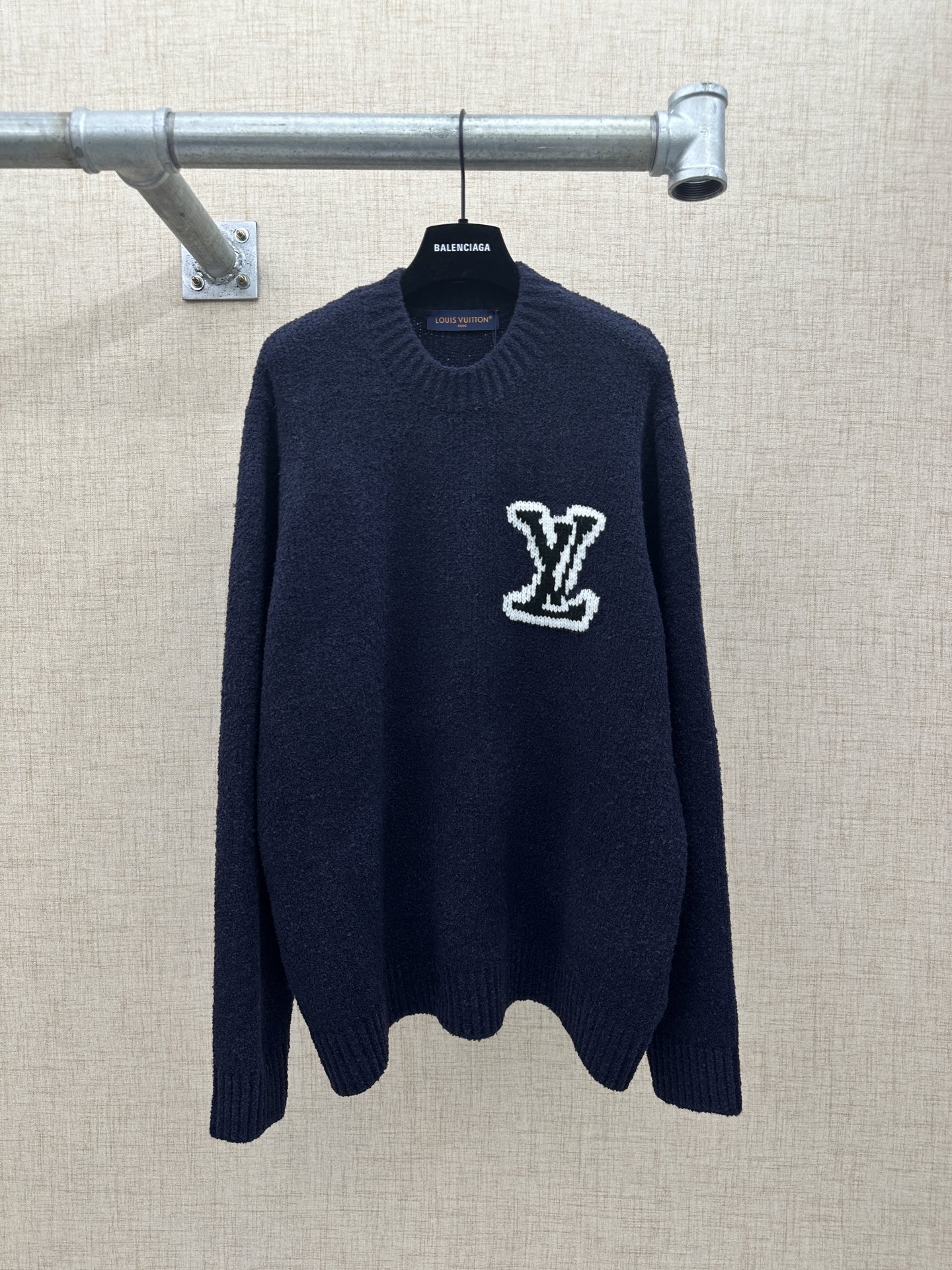 P235 LV / Louis Vuitton suéter con cuello redondo de intarsia ss2025 serie de otoño e invierno suéter de cuello redondo…