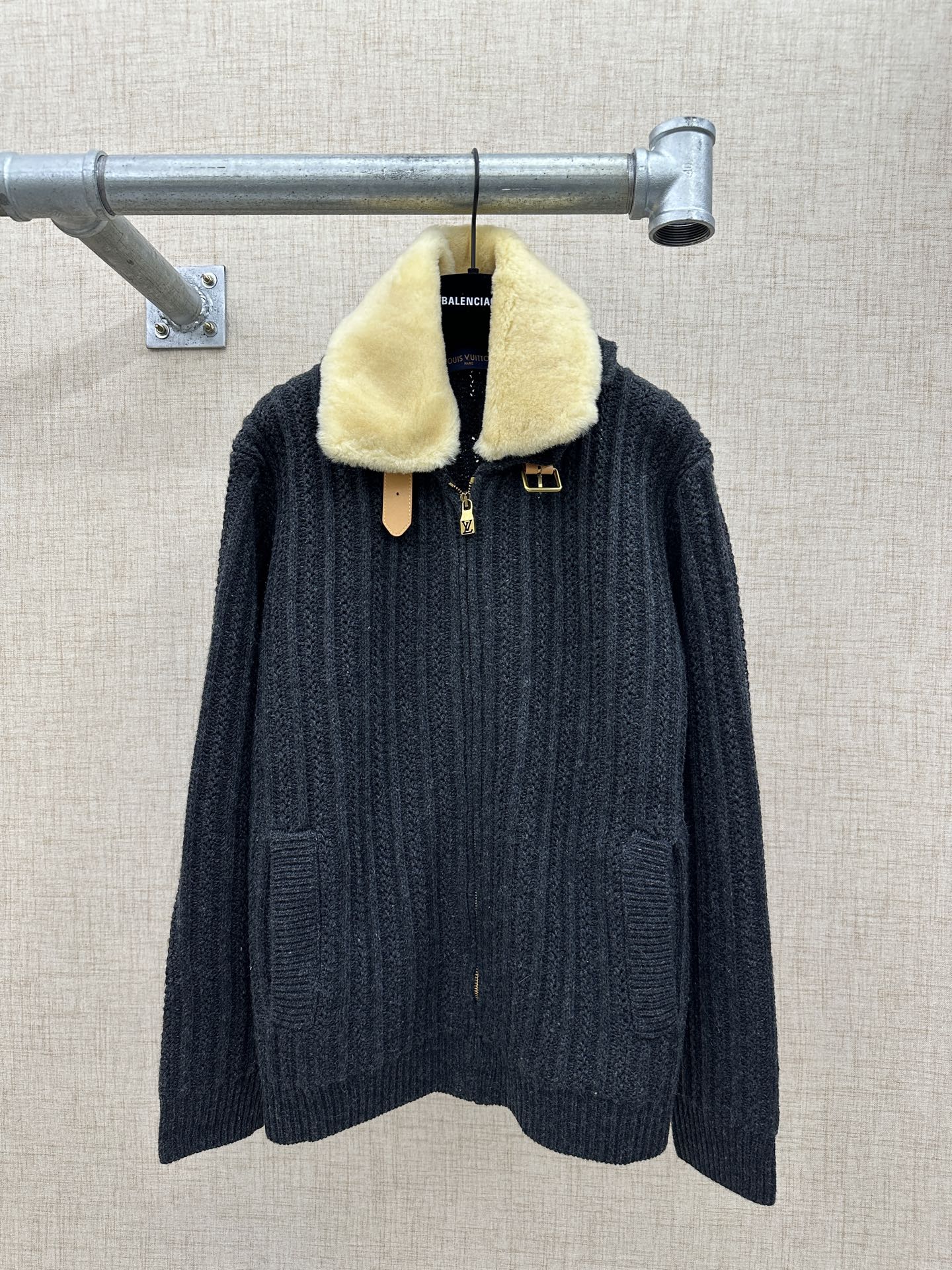 P385 LV / Louis Vuitton Chaqueta tipo túnica de mezcla de cachemira y lana de oveja 2025ss Otoño e invierno Nuevo mater…