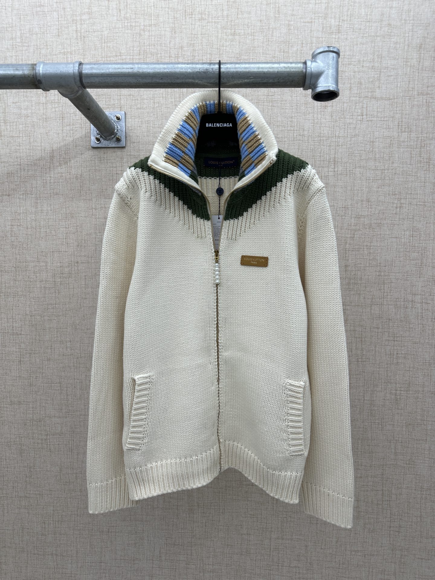 Cárdigan de punto con cremallera de lana intarsia LV / Louis Vuitton 2026ss nueva serie de primavera y verano presenta …