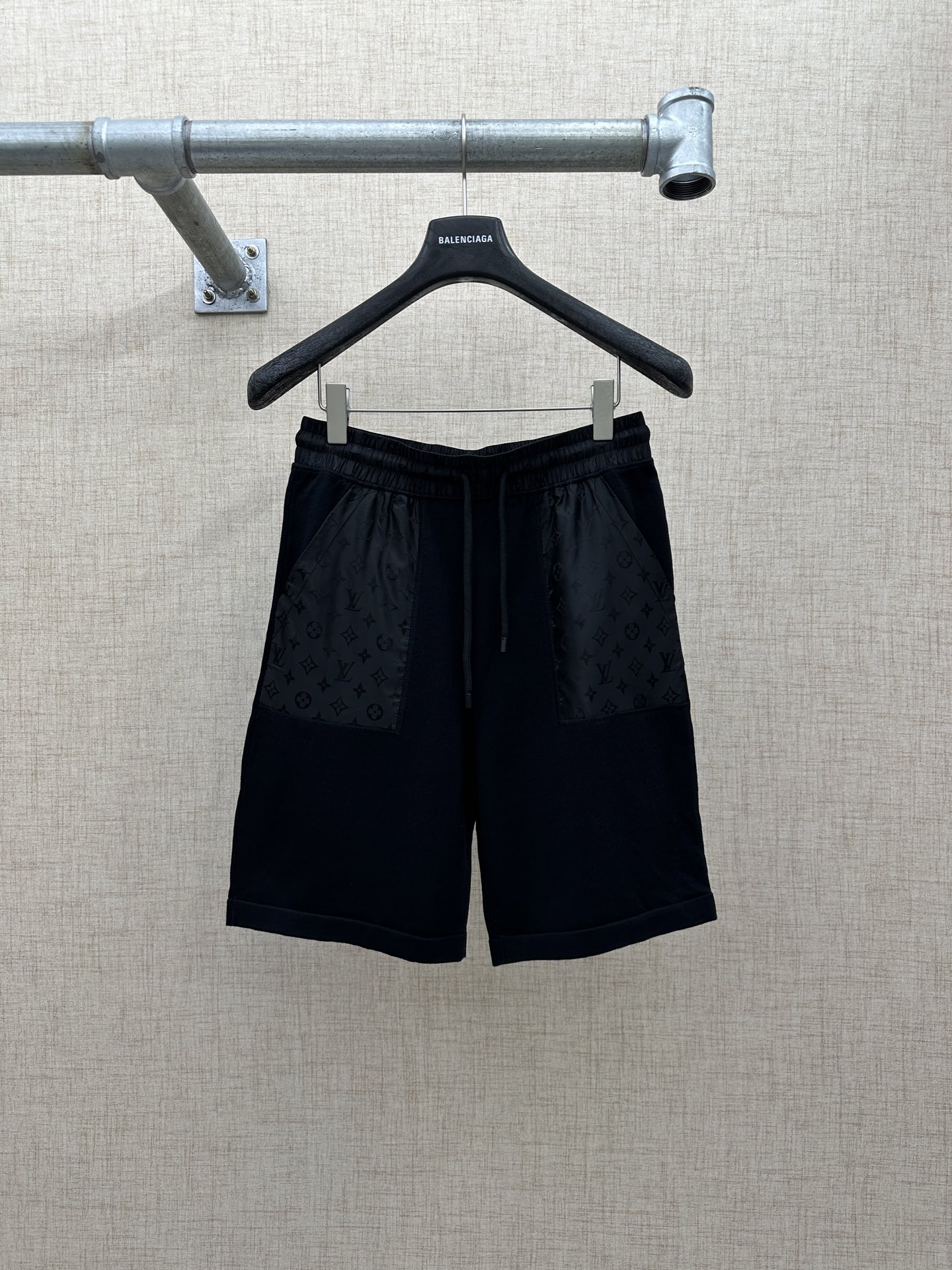 P165 LV/Louis Vuitton Pantalones cortos técnicos de 2026ss, nuevos de la temporada, serie Monogram clásica, pantalones …