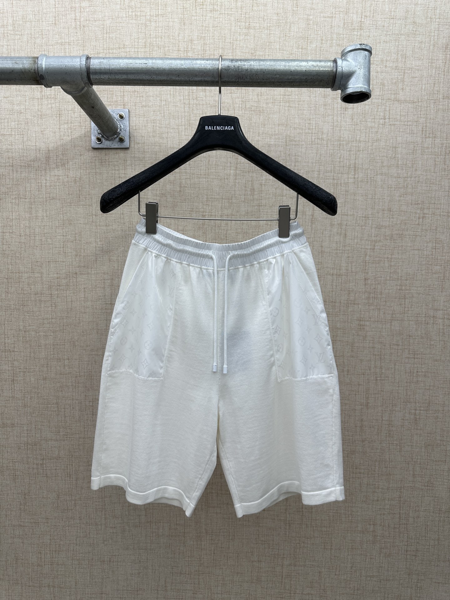 P165 LV/Louis Vuitton pantalones cortos con detalles de nailon Monogram, pantalones cortos con detalles de nailon Monog…