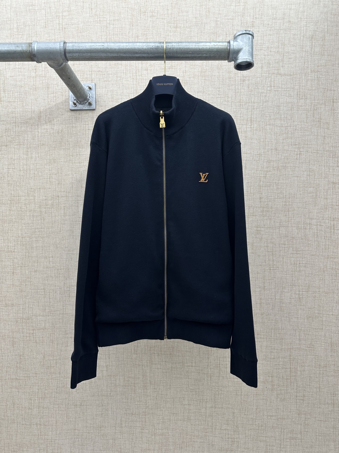 P290 LV/Louis Vuitton Sudadera reversible mixta SS26 FW, nueva chaqueta reversible con cremallera y cuello alto. Dos es…