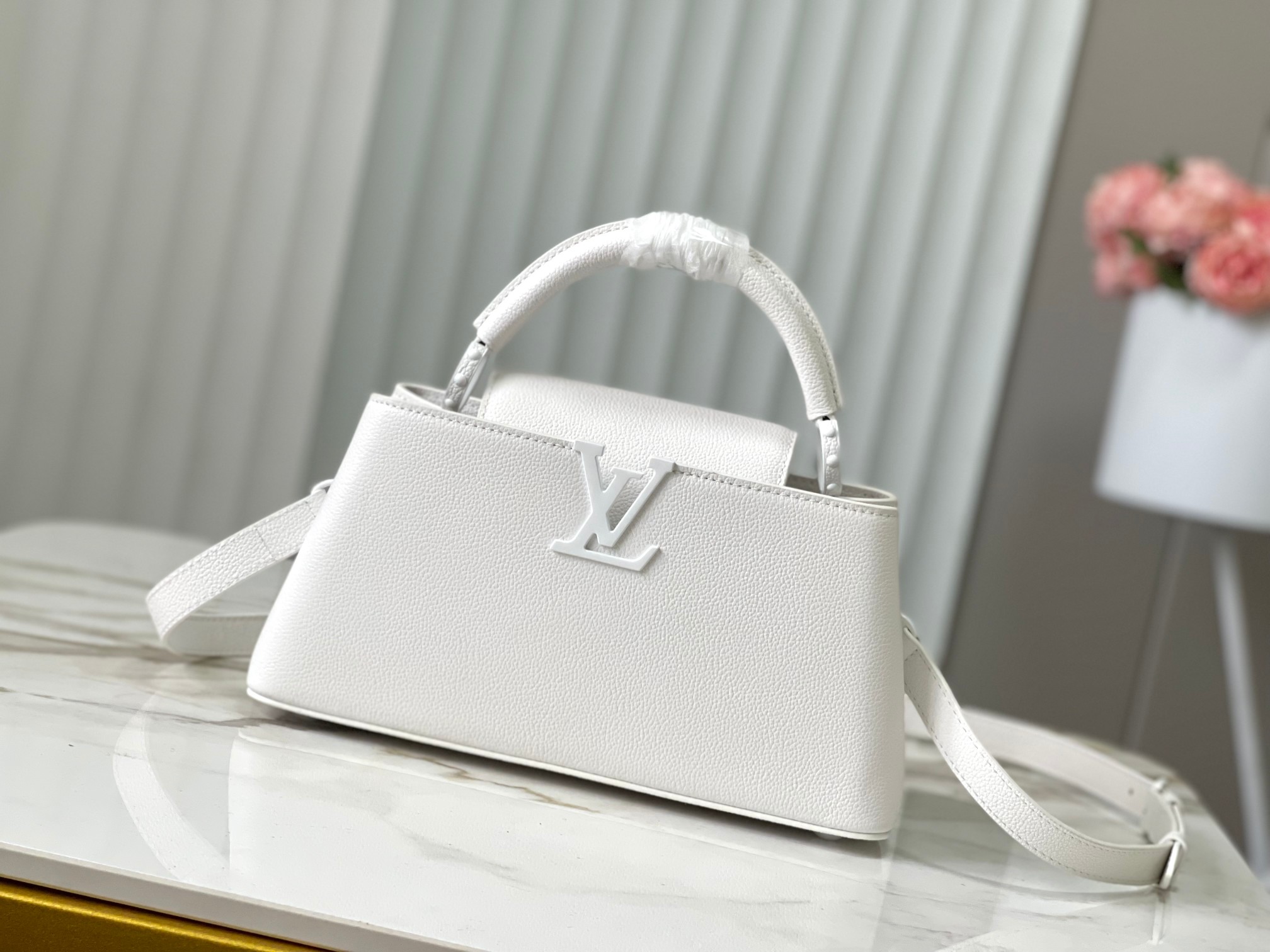 Louis Vuitton LV Capucines Tassen handtassen Wit Weven Koeienhuid Kettingen M23955