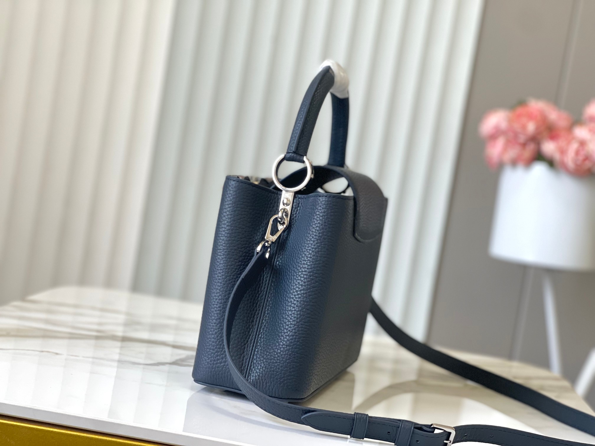 🔺正品原料🔺变码芯片款🔺M12751/M48865深蓝菱形款🔸本款Capucines迷你手袋取材Taur