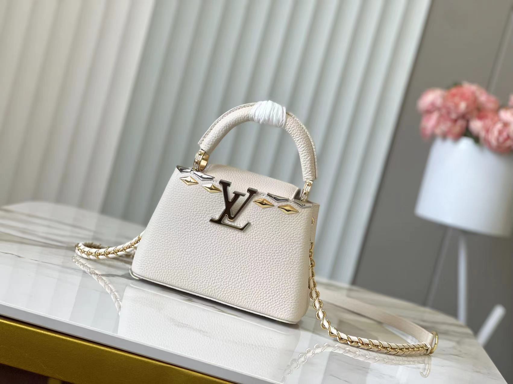 🔺特级精品🔺变码芯片款🔺M11964/M48865奶油白菱形款🔸本款Capucines手袋取材Tauri