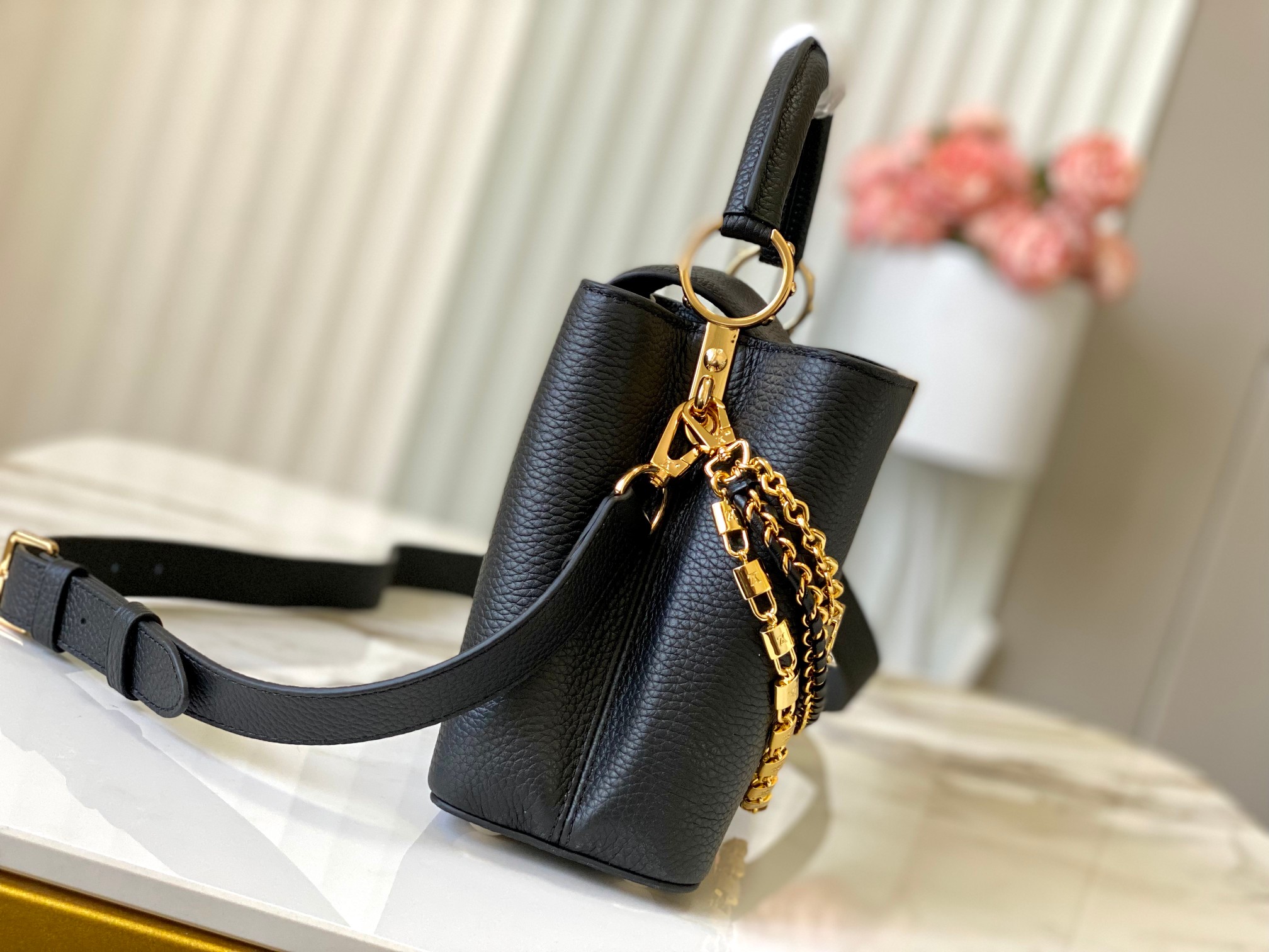  🔺特级精品🔺动态芯片🔺M12345/M48865黑三合一链条款🔹本款Capucines手袋出自Tril