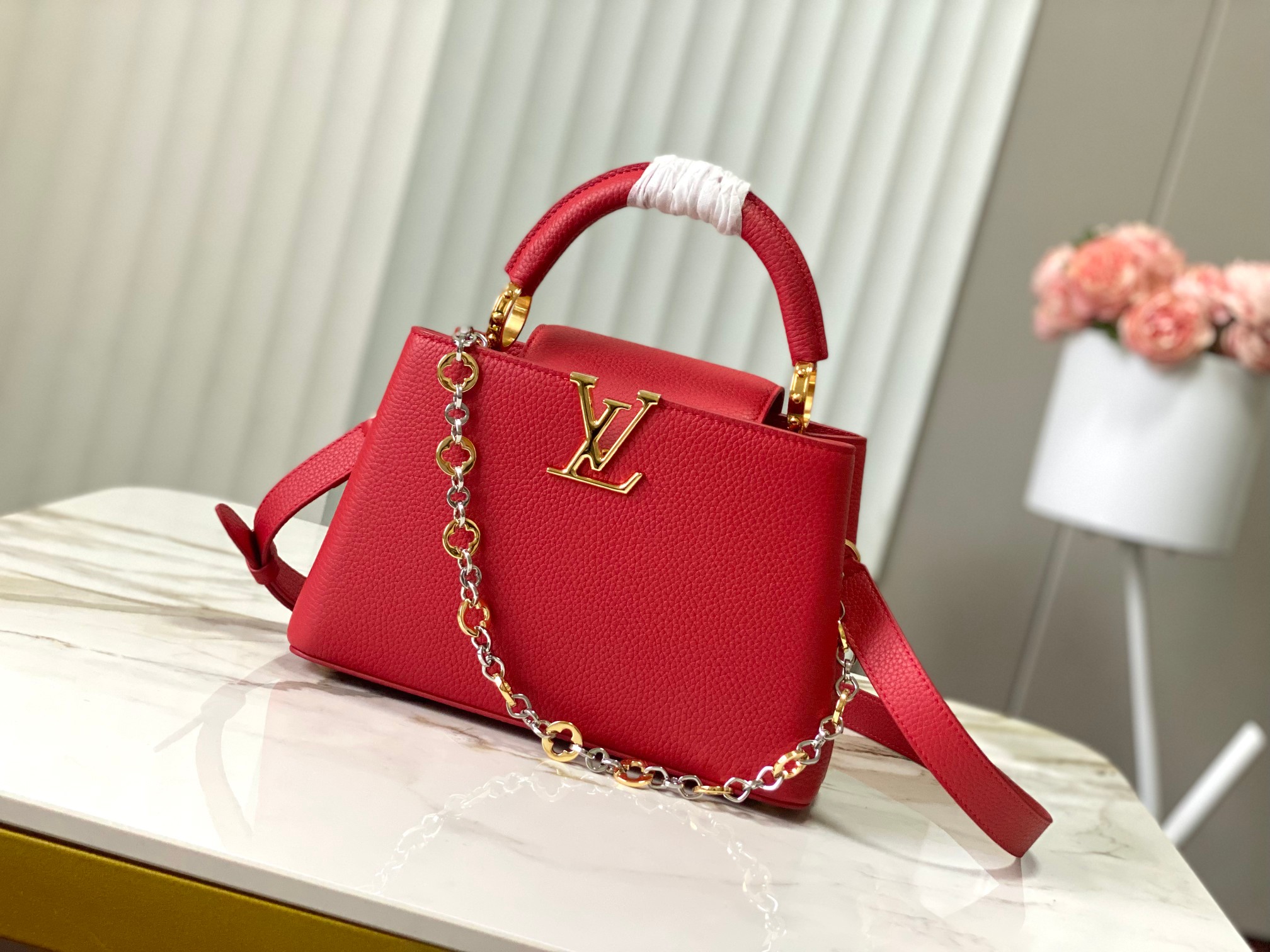 🔸特级精品🔸动态芯片🔸M12936/M48865红色圆花环扣款✨本款Capucines 手袋取材柔韧Ta