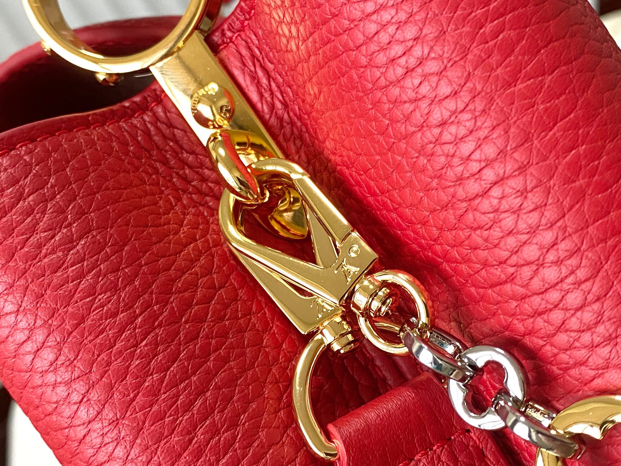 🔸特级精品🔸动态芯片🔸M12936/M48865红色圆花环扣款✨本款Capucines 手袋取材柔韧Ta