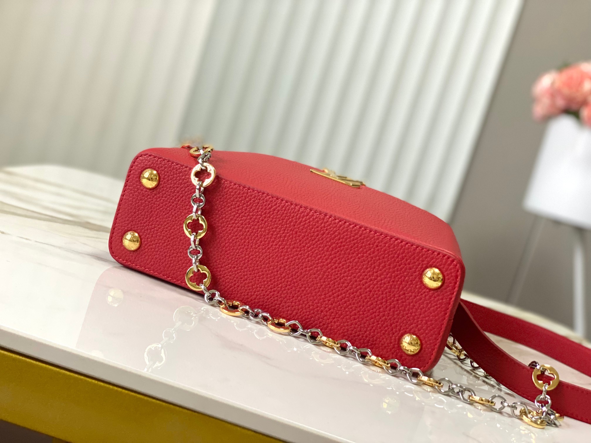 🔸特级精品🔸动态芯片🔸M12936/M48865红色圆花环扣款✨本款Capucines 手袋取材柔韧Ta