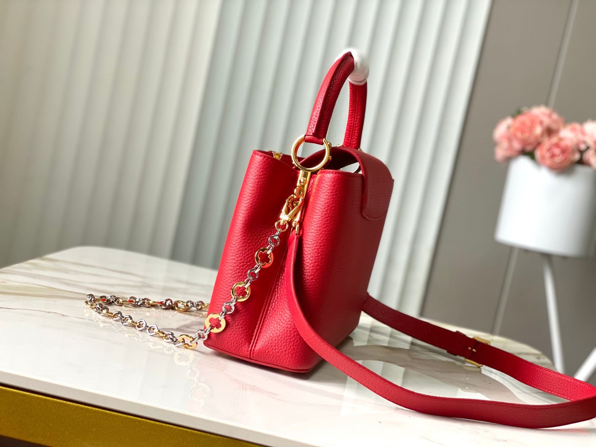 🔸特级精品🔸动态芯片🔸M12936/M48865红色圆花环扣款✨本款Capucines 手袋取材柔韧Ta