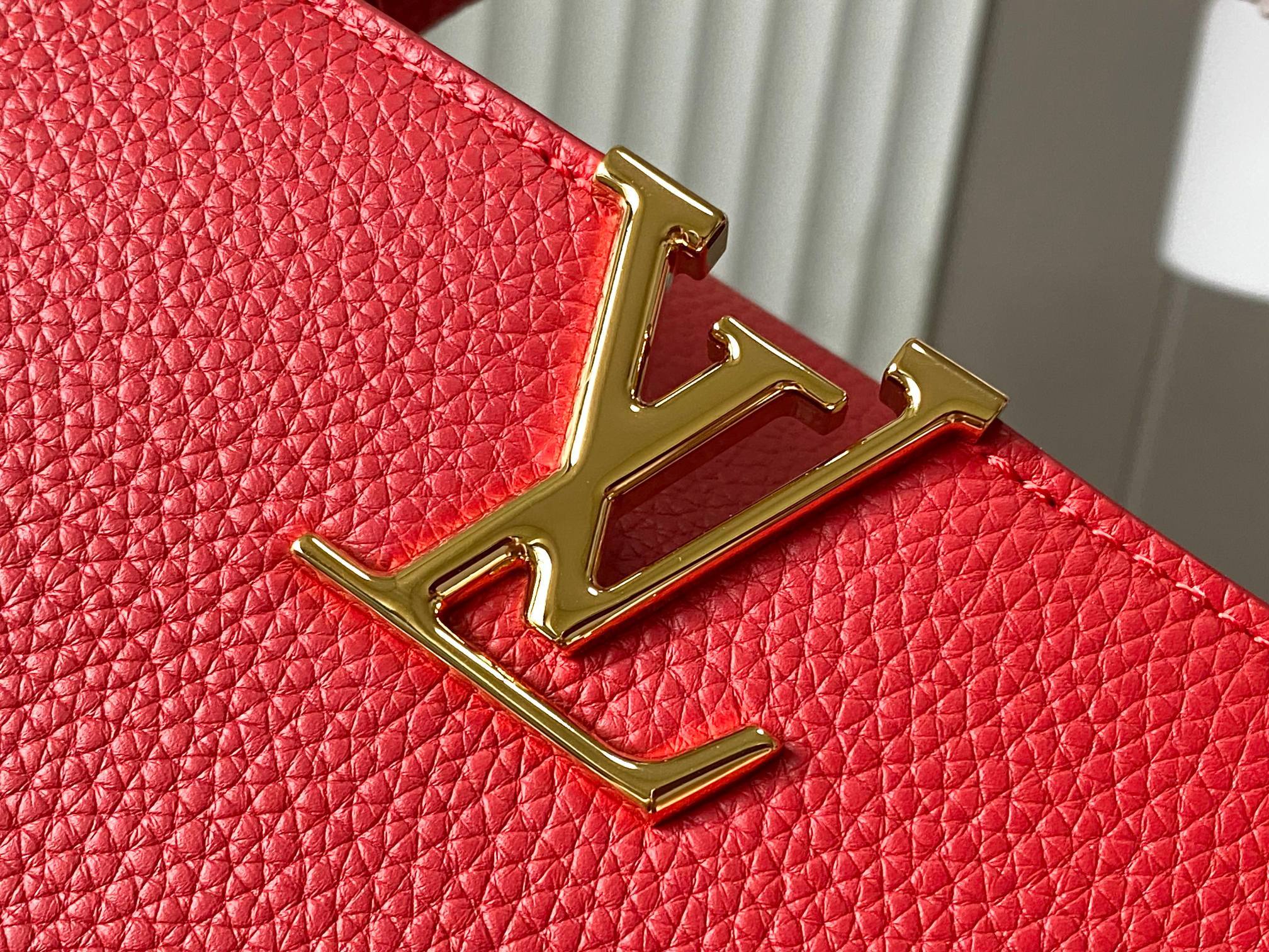 🔸特级精品🔸动态芯片🔸M12936/M48865红色圆花环扣款✨本款Capucines 手袋取材柔韧Ta