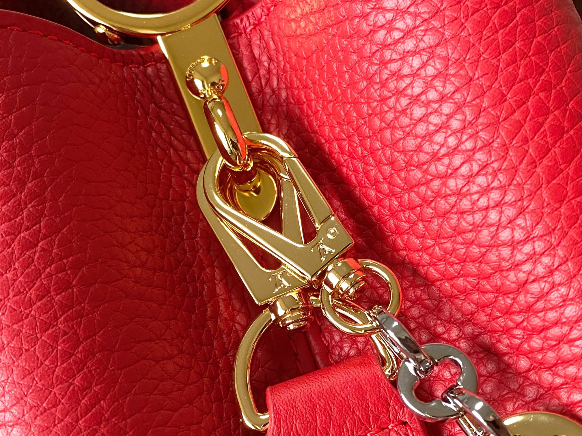 🔸特级精品🔸动态芯片🔸M12936/M48865红色圆花环扣款✨本款Capucines 手袋取材柔韧Ta