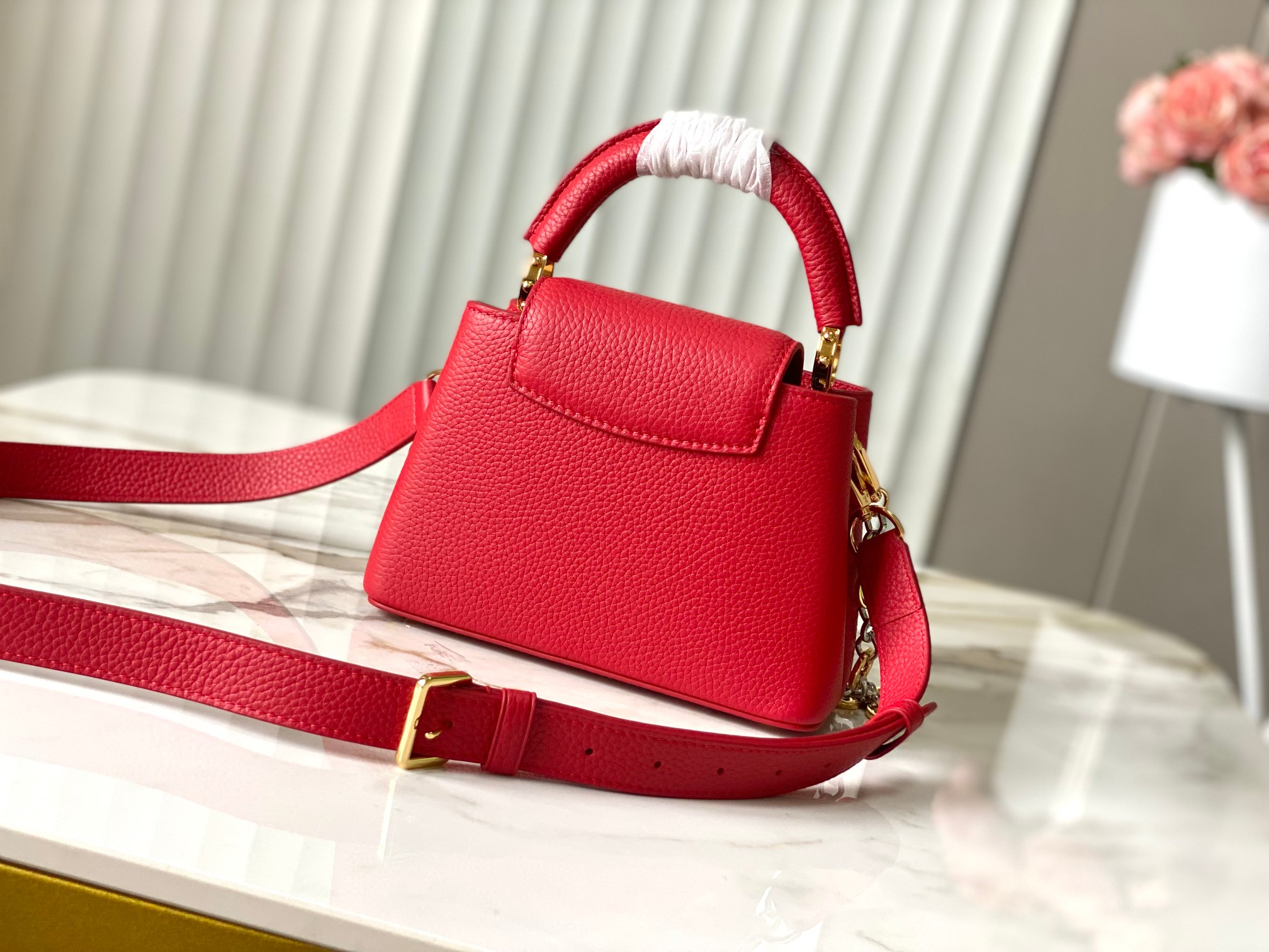 🔸特级精品🔸动态芯片🔸M12936/M48865红色圆花环扣款✨本款Capucines 手袋取材柔韧Ta