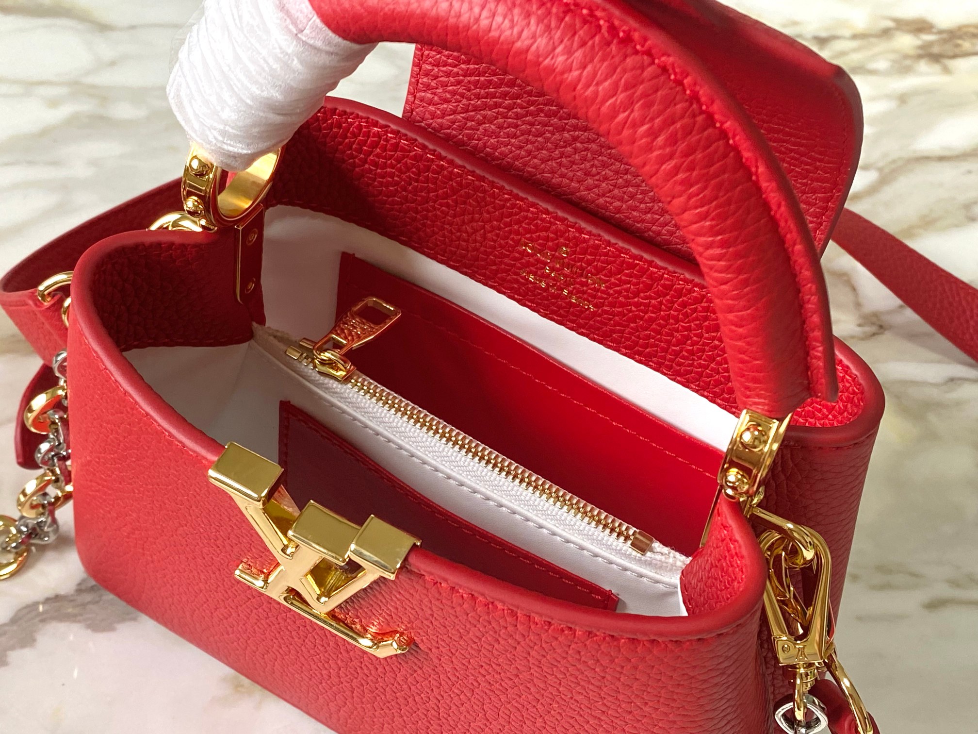 🔸特级精品🔸动态芯片🔸M12936/M48865红色圆花环扣款✨本款Capucines 手袋取材柔韧Ta