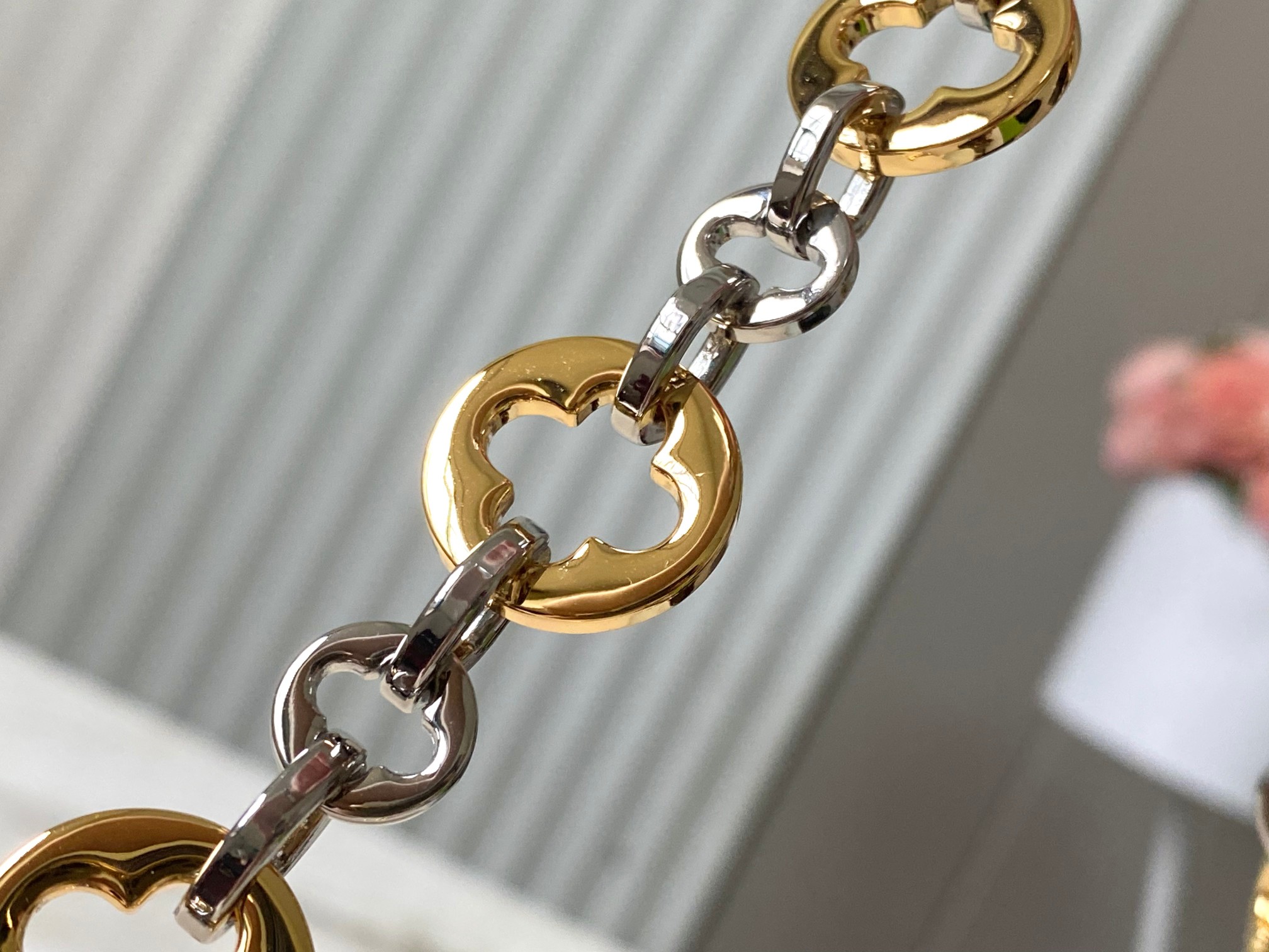 🔸特级精品🔸动态芯片🔸M12938/M48865奶白圆花环扣款✨本款Capucines 手袋取材柔韧Ta