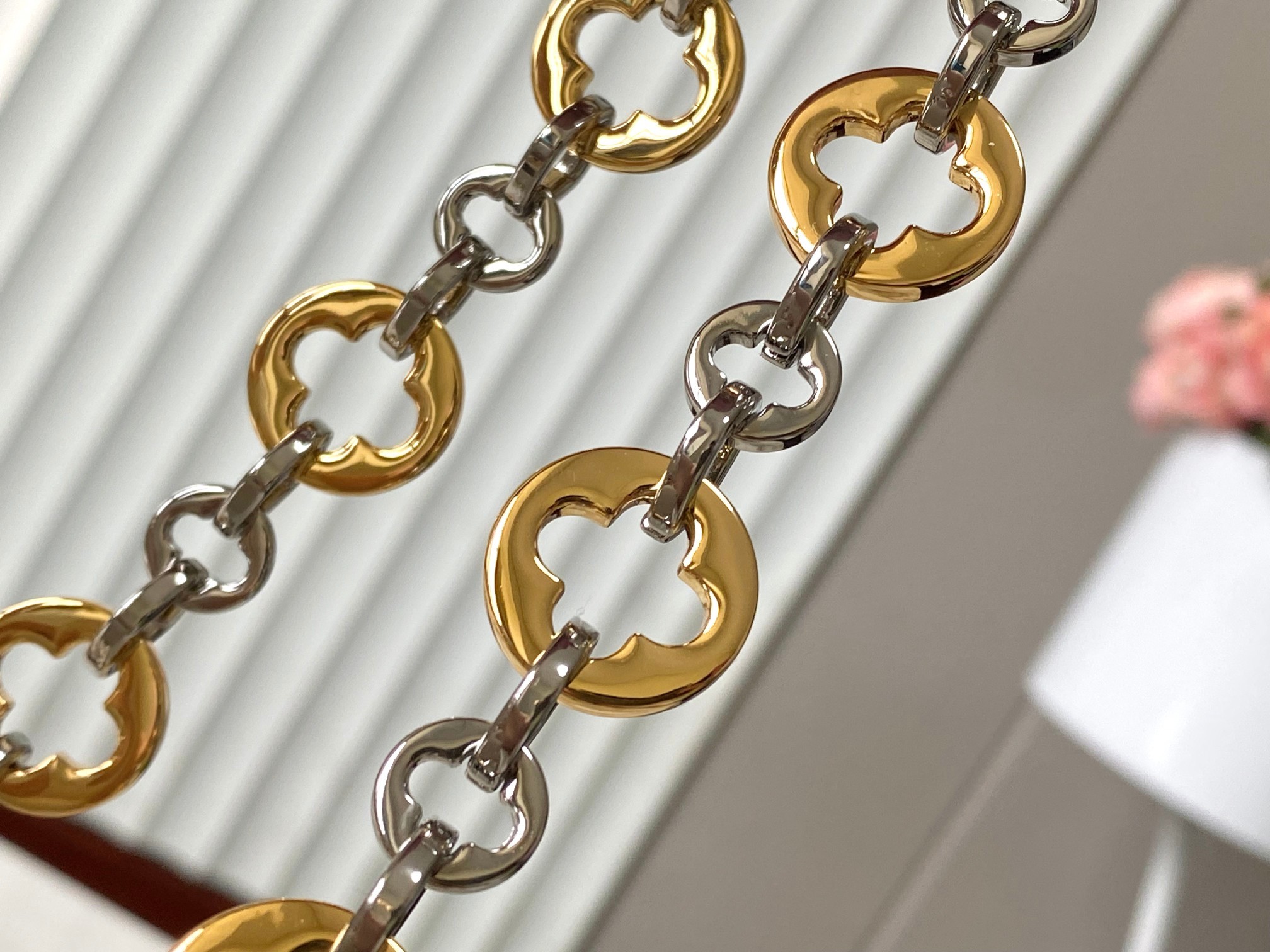 🔸特级精品🔸动态芯片🔸M12938/M48865奶白圆花环扣款✨本款Capucines 手袋取材柔韧Ta