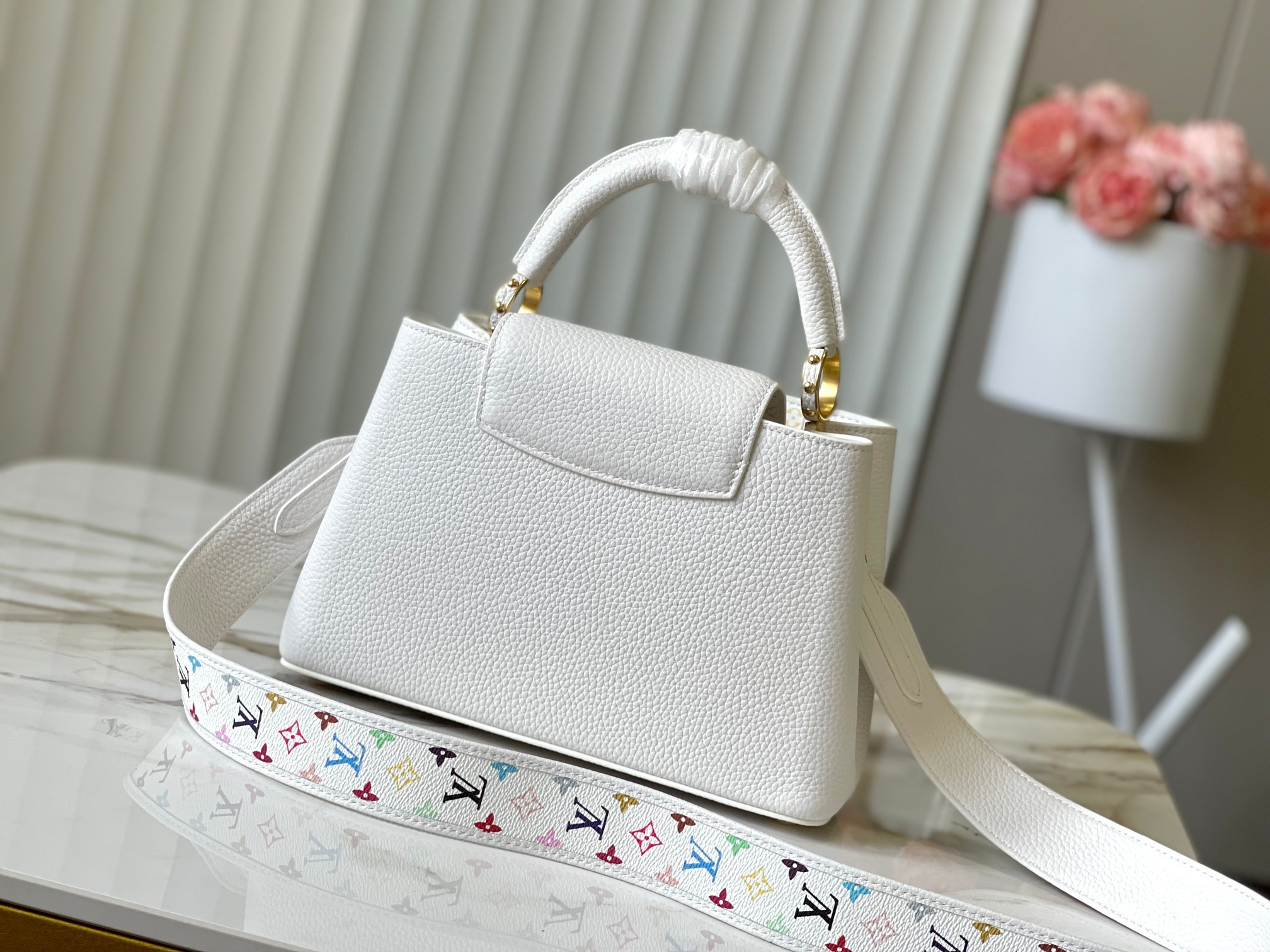 🔹正品原料🔹动态芯片🔹M13253/M48865白拼紫三彩款🔹本款 Capucines手袋出自路易x村上