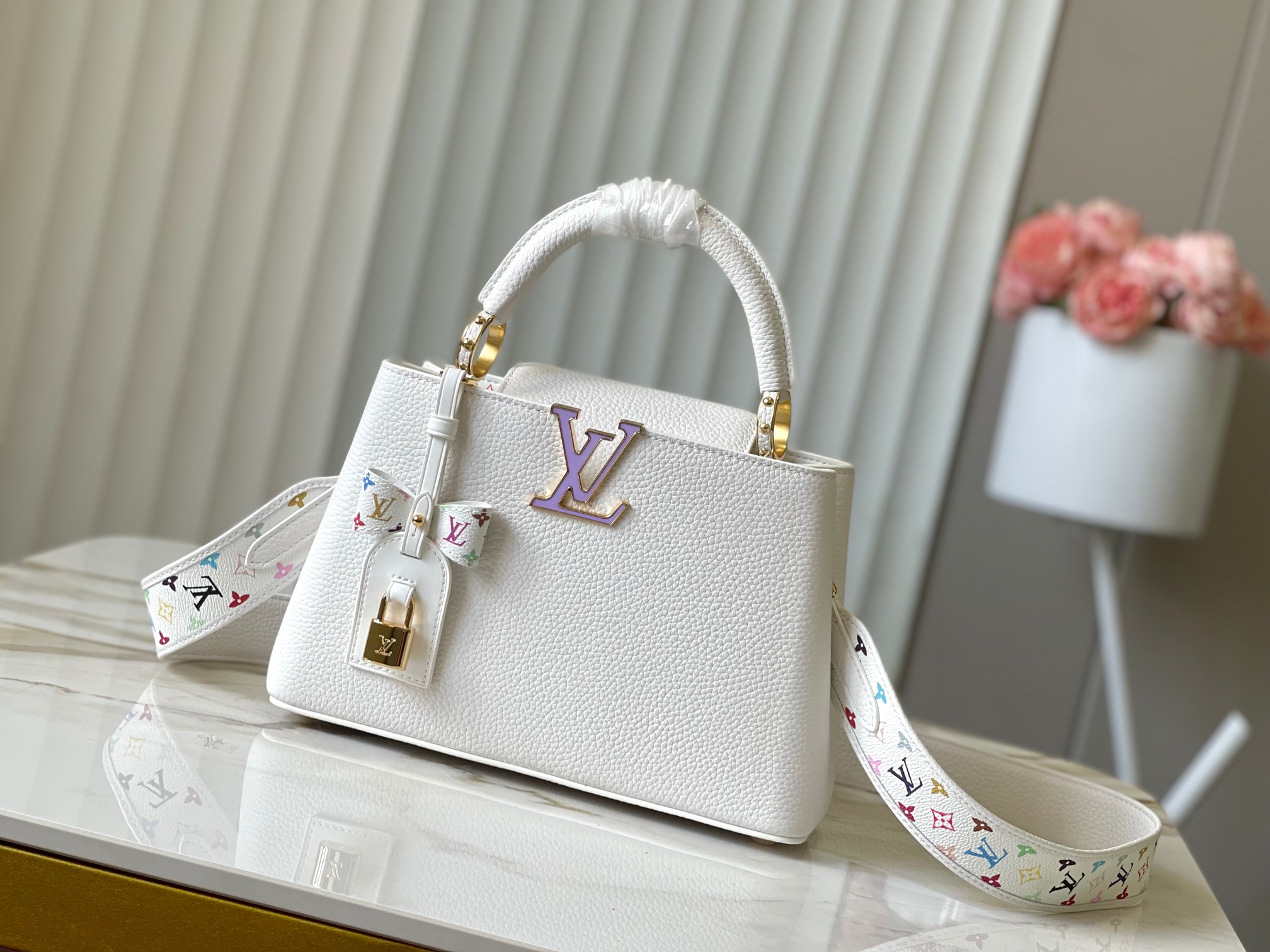 🔹正品原料🔹动态芯片🔹M13253/M48865白拼紫三彩款🔹本款 Capucines手袋出自路易x村上