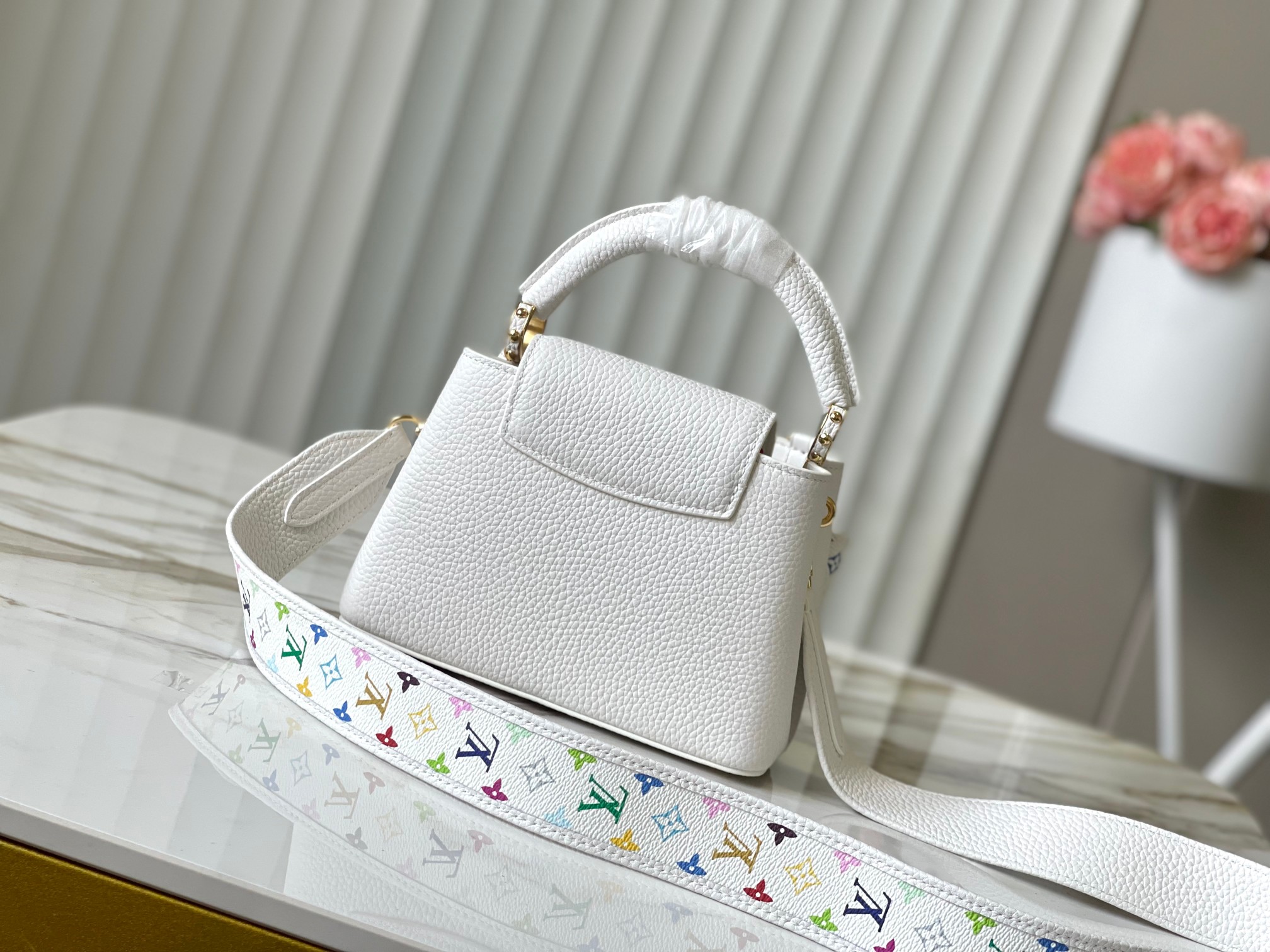 🔹正品原料🔹动态芯片🔹M13253/M48865白拼紫三彩款🔹本款 Capucines手袋出自路易x村上