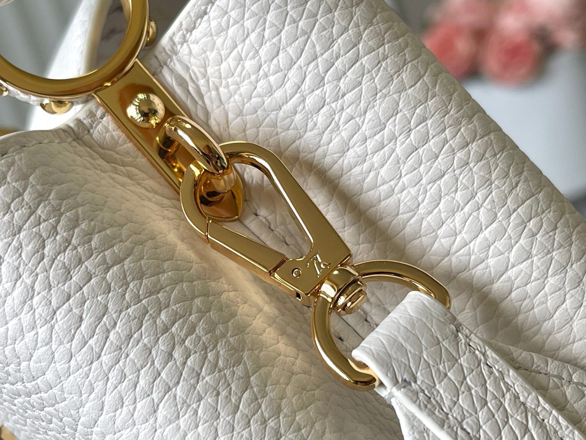 🔹正品原料🔹动态芯片🔹M13253/M48865白拼紫三彩款🔹本款 Capucines手袋出自路易x村上