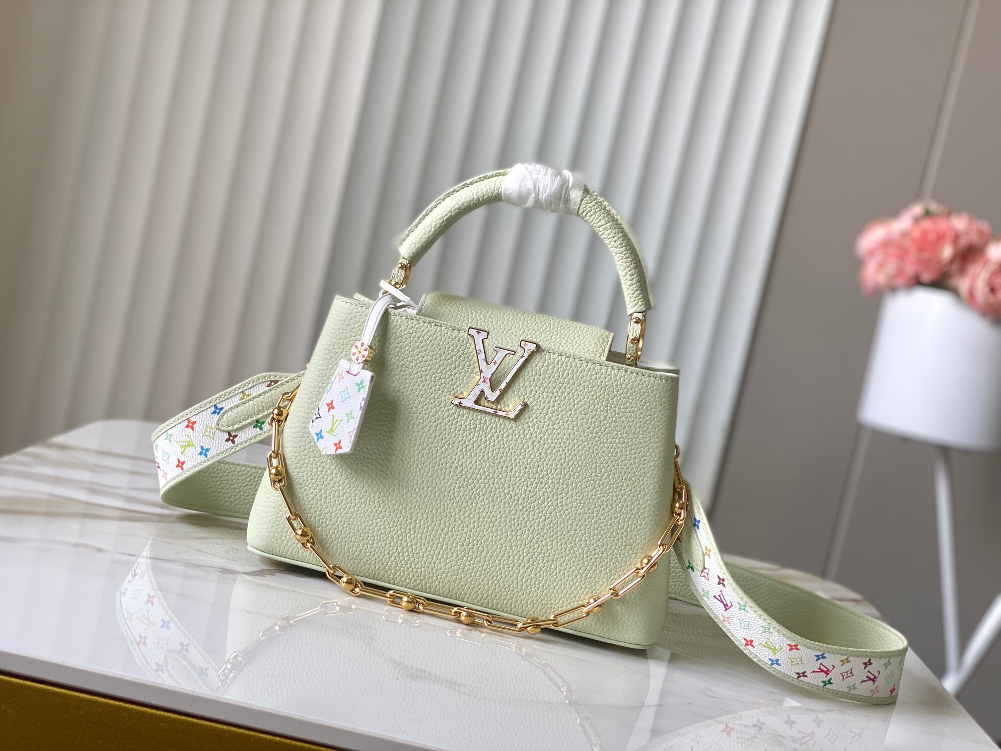 🔸正品原料🔸动态芯片🔸M14101/M48865浅绿三彩限定款💚本款 Capucines迷你手袋选用Ta