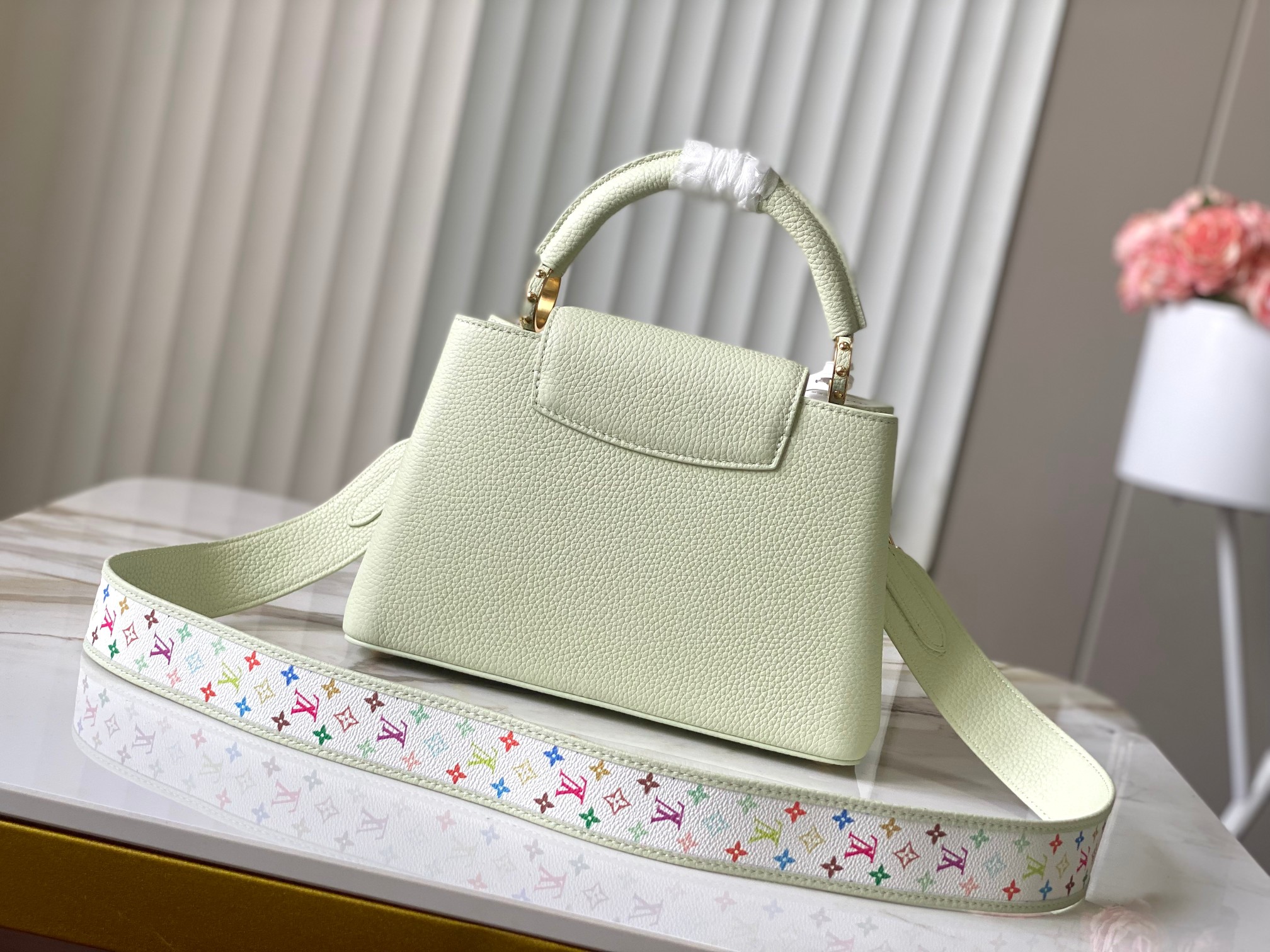 🔸特级精品🔸动态芯片🔸M14101/M48865浅绿三彩限定款💚本款 Capucines迷你手袋选用Ta