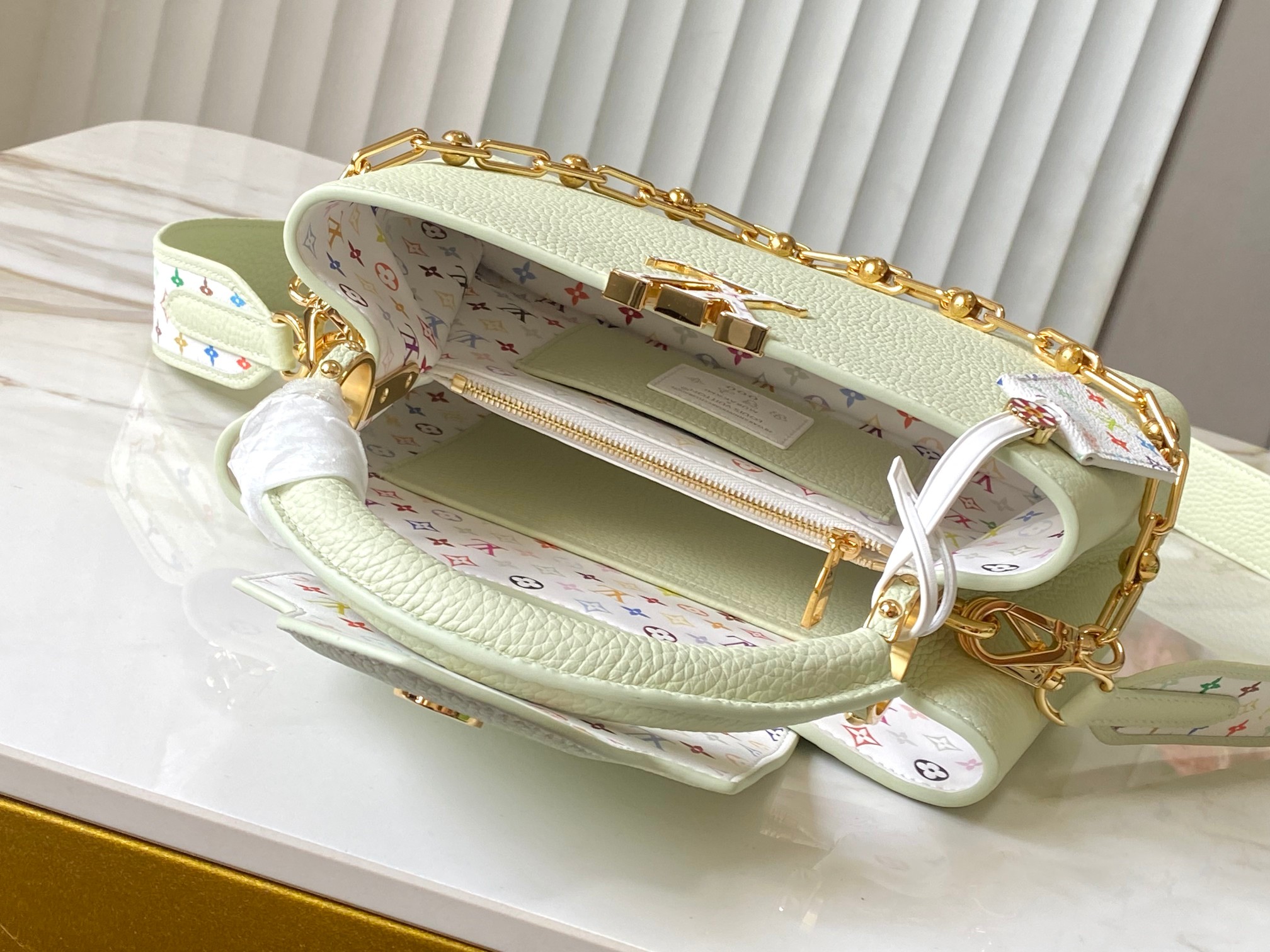 🔸特级精品🔸动态芯片🔸M14101/M48865浅绿三彩限定款💚本款 Capucines迷你手袋选用Ta