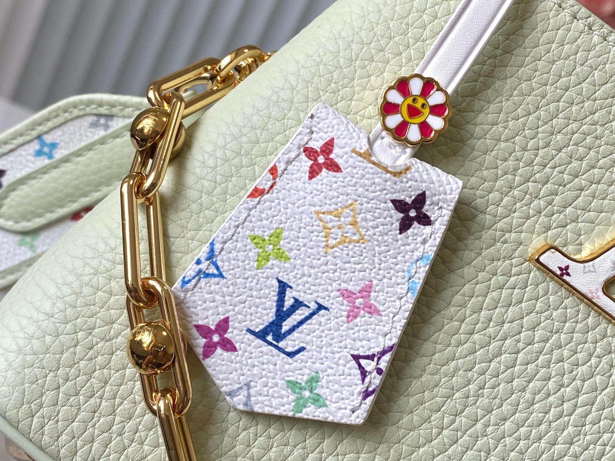 🔸正品原料🔸动态芯片🔸M14101/M48865浅绿三彩限定款💚本款 Capucines迷你手袋选用Ta