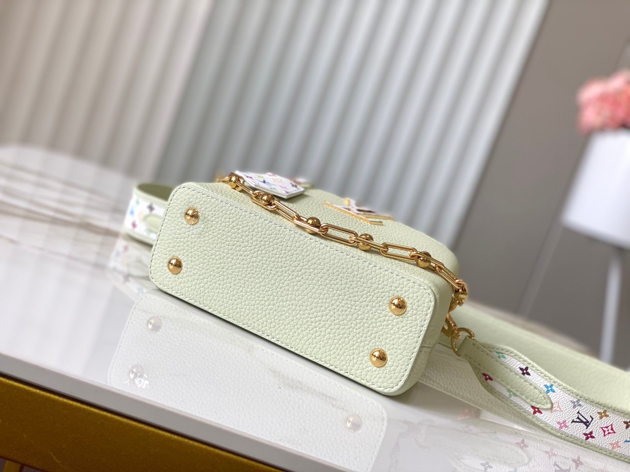 🔸正品原料🔸动态芯片🔸M14101/M48865浅绿三彩限定款💚本款 Capucines迷你手袋选用Ta