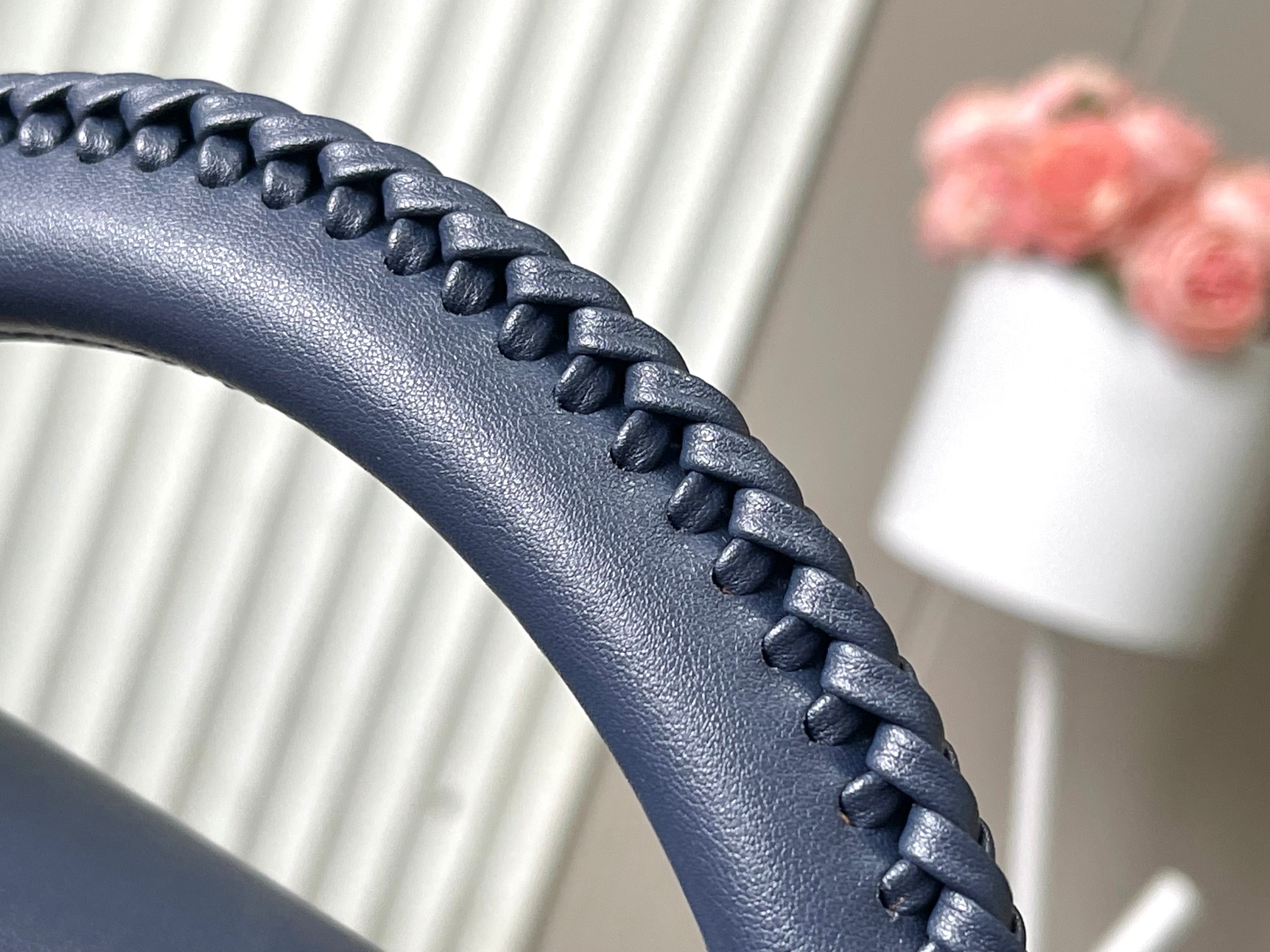 🔹正品原料🔹动态芯片🔹M14366/M48865深蓝编织印花竹篮🔹本款Capucines手袋回溯品牌于1