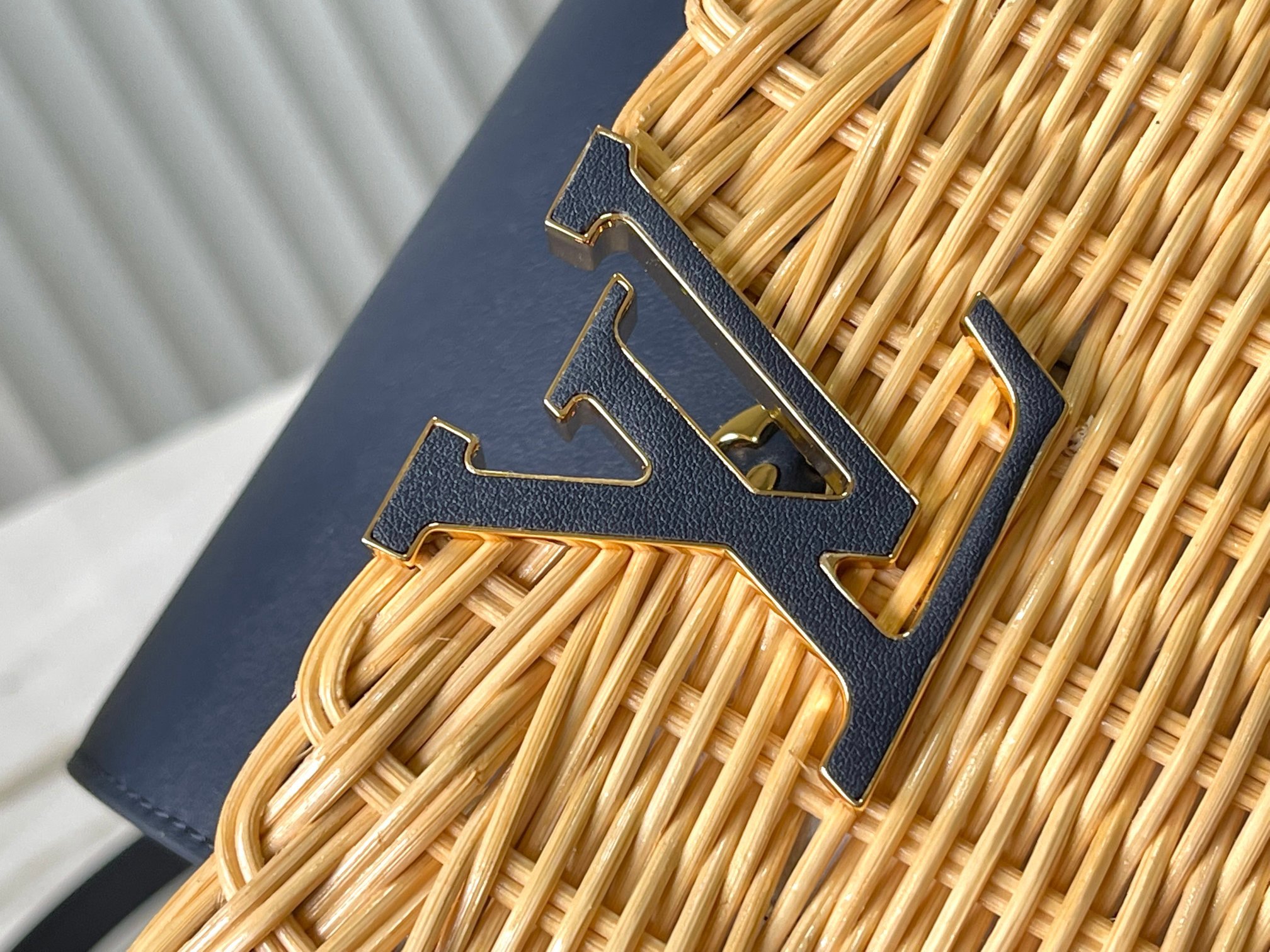 🔹正品原料🔹动态芯片🔹M14366/M48865深蓝编织印花竹篮🔹本款Capucines手袋回溯品牌于1