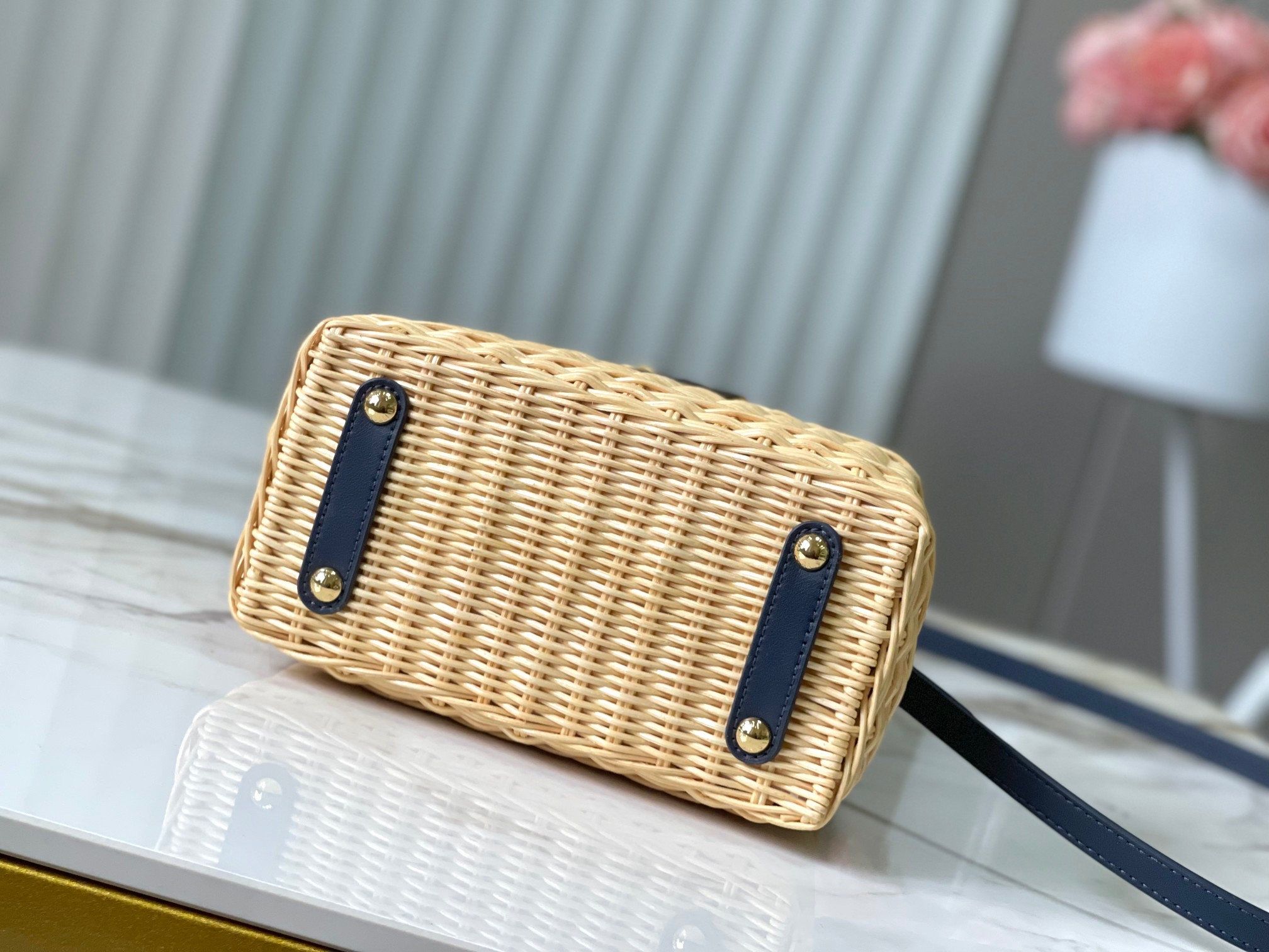 🔹正品原料🔹动态芯片🔹M14366/M48865深蓝编织印花竹篮🔹本款Capucines手袋回溯品牌于1