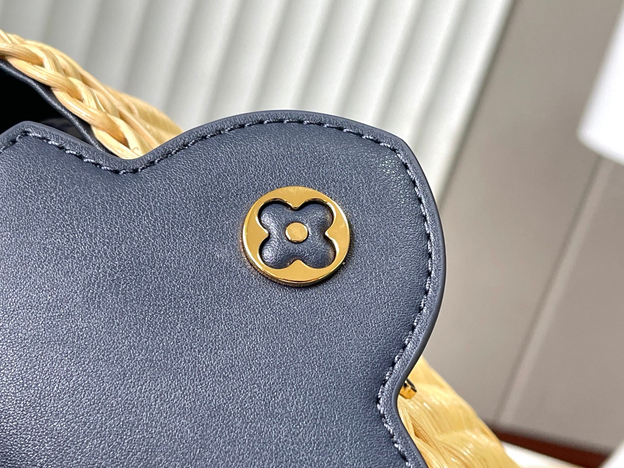 🔹正品原料🔹动态芯片🔹M14366/M48865深蓝编织印花竹篮🔹本款Capucines手袋回溯品牌于1