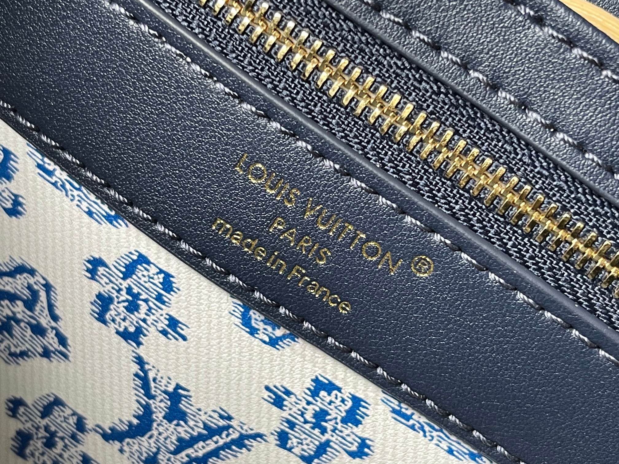 🔹正品原料🔹动态芯片🔹M14366/M48865深蓝编织印花竹篮🔹本款Capucines手袋回溯品牌于1