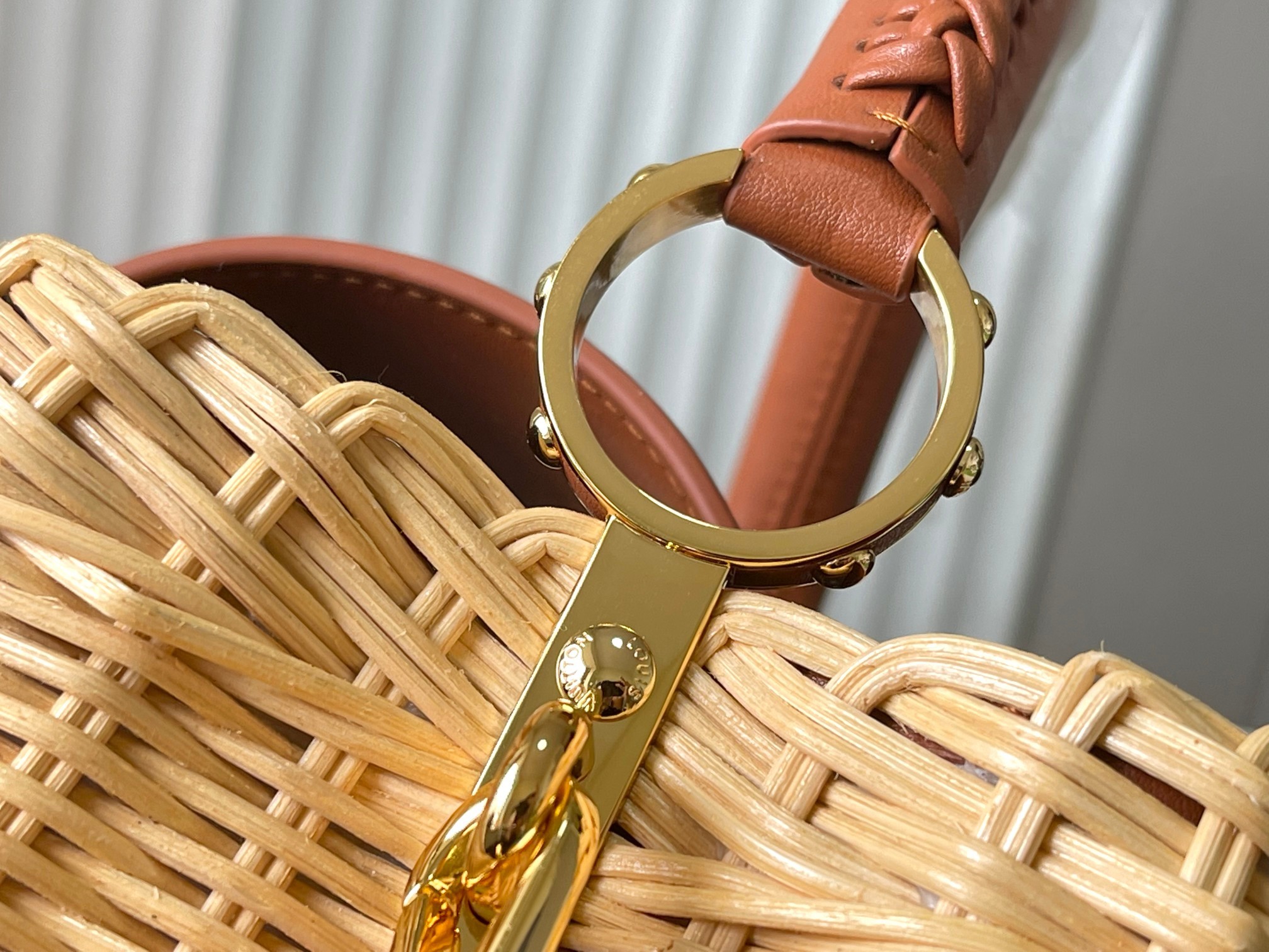 🔹正品原料🔹动态芯片🔹M26025/M48865棕色编织印花竹篮🔹本款Capucines手袋回溯品牌于1