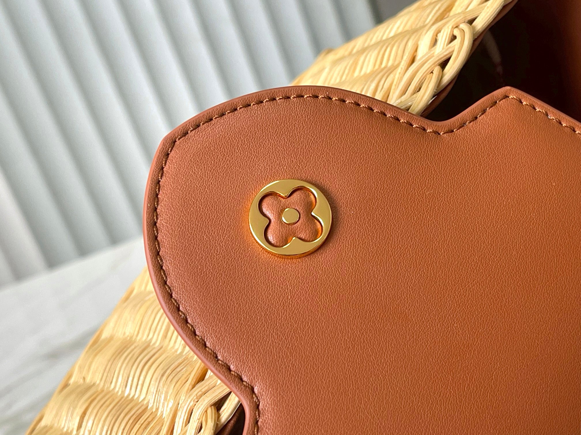 🔹正品原料🔹动态芯片🔹M26025/M48865棕色编织印花竹篮🔹本款Capucines手袋回溯品牌于1