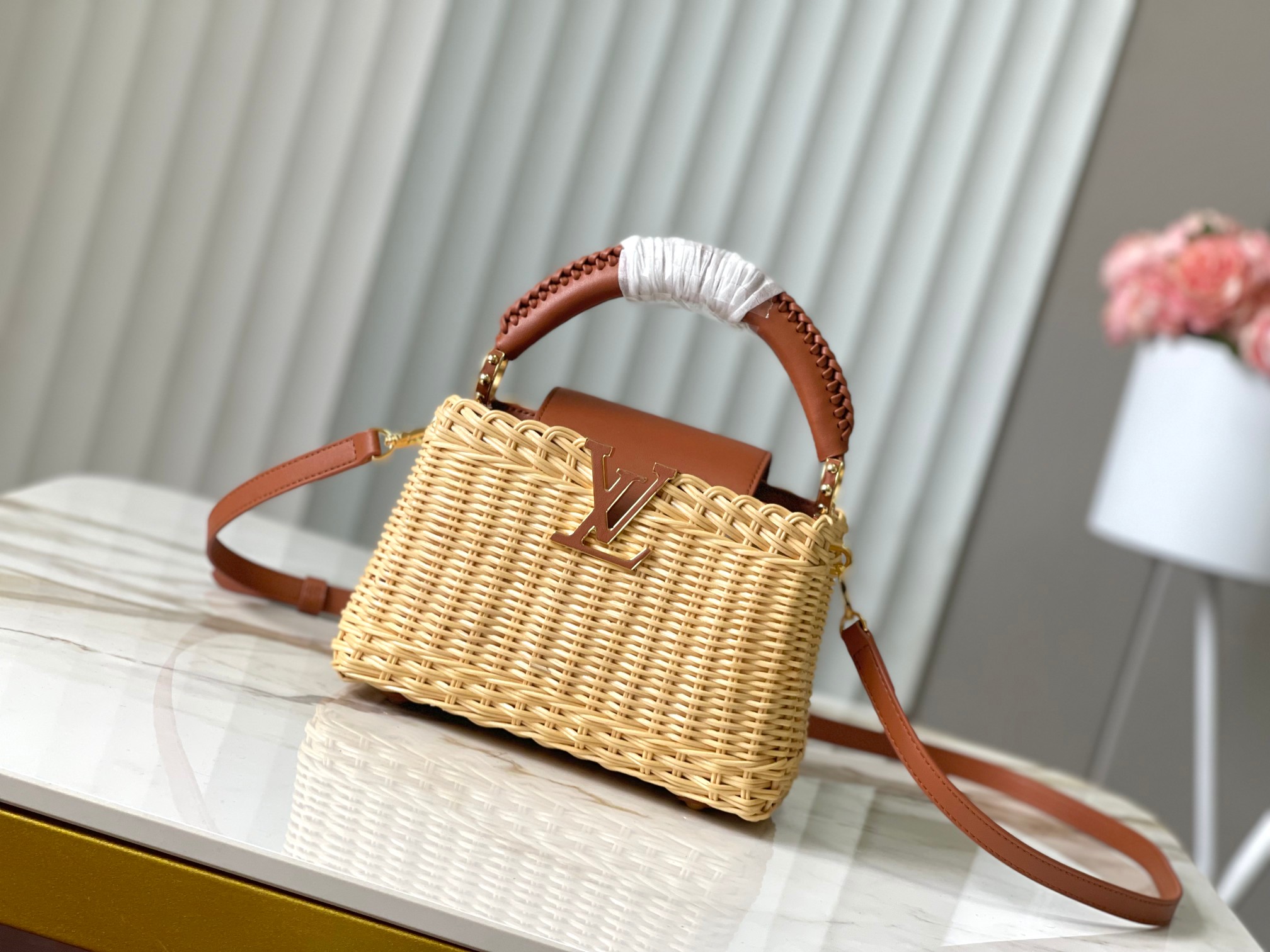 🔹正品原料🔹动态芯片🔹M26025/M48865棕色编织印花竹篮🔹本款Capucines手袋回溯品牌于1