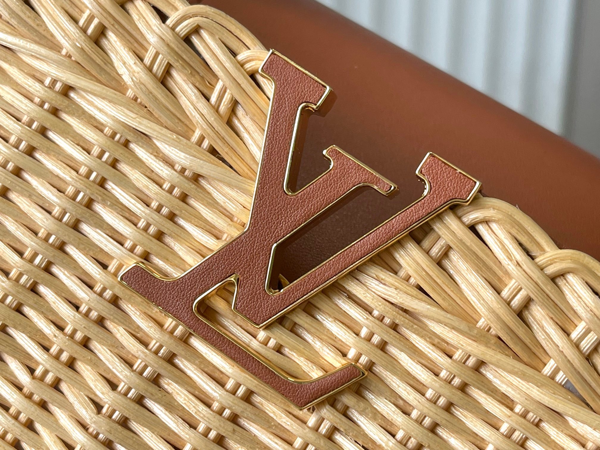 🔹正品原料🔹动态芯片🔹M26025/M48865棕色编织印花竹篮🔹本款Capucines手袋回溯品牌于1