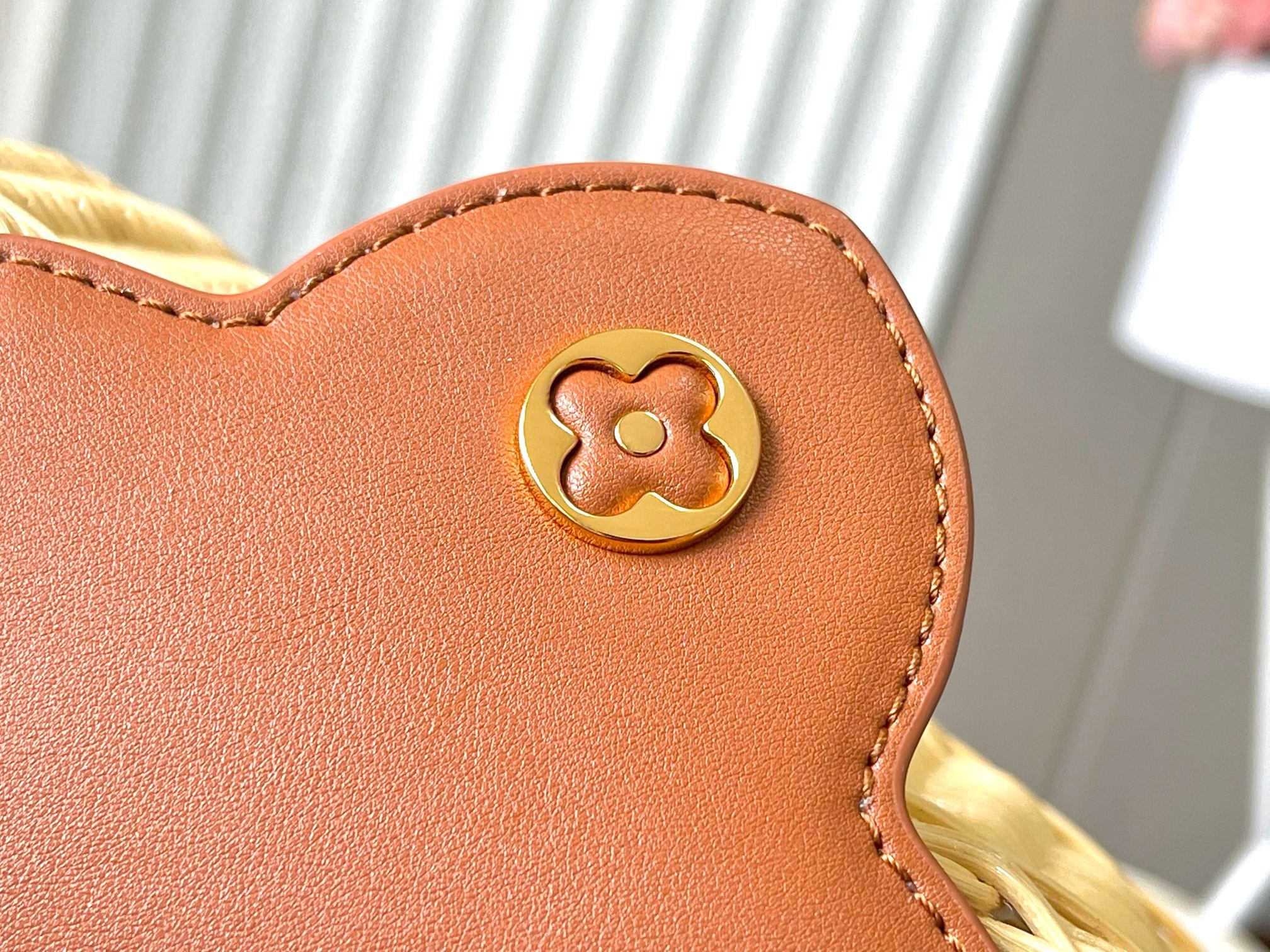 🔹正品原料🔹动态芯片🔹M26025/M48865棕色编织印花竹篮🔹本款Capucines手袋回溯品牌于1