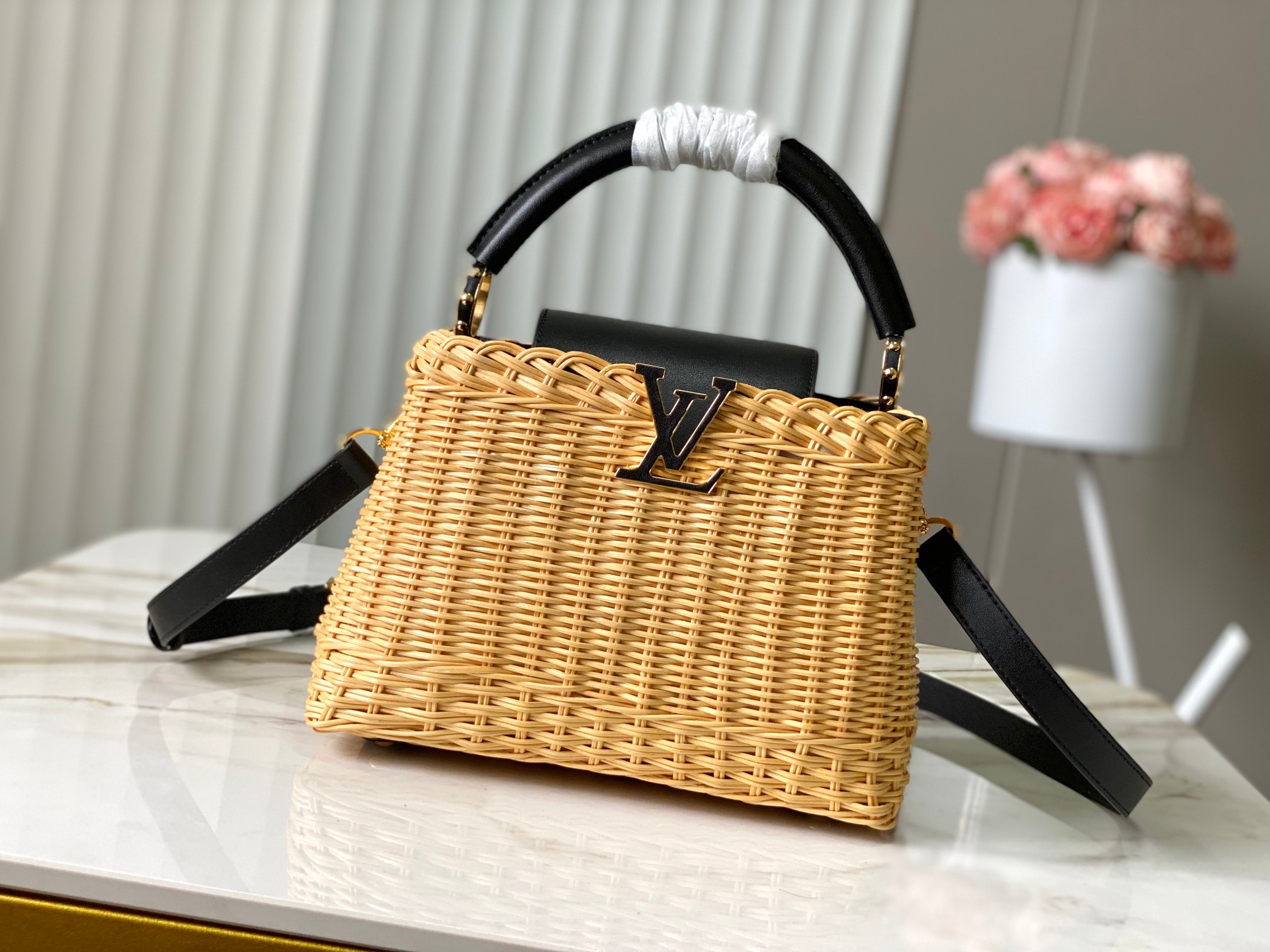 🔹特级精品🔹动态芯片🔹M26003/M48865黑印花竹篮🔹本款Capucines手袋向路易威登于189