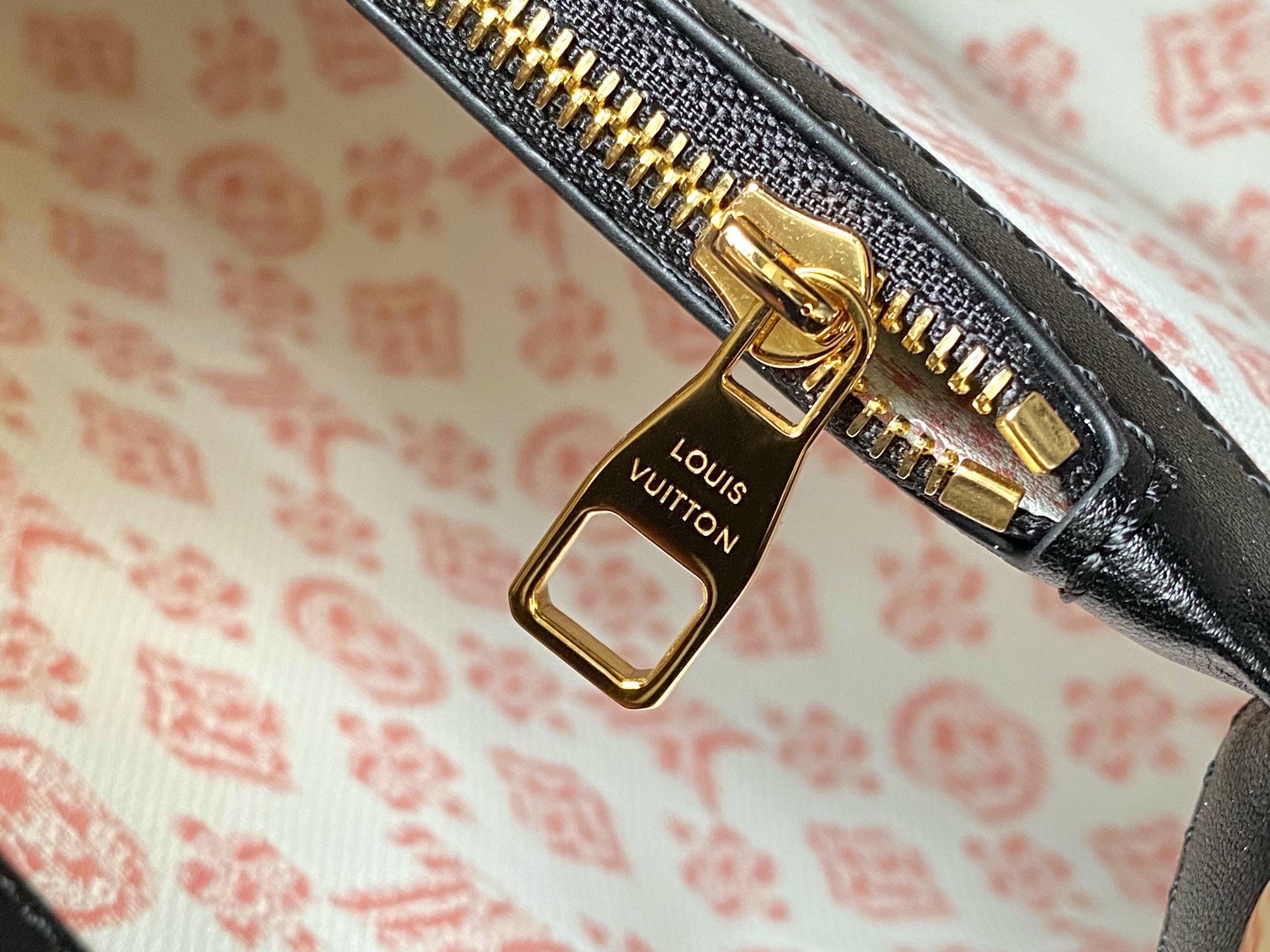 🔹特级精品🔹动态芯片🔹M26003/M48865黑印花竹篮🔹本款Capucines手袋向路易威登于189