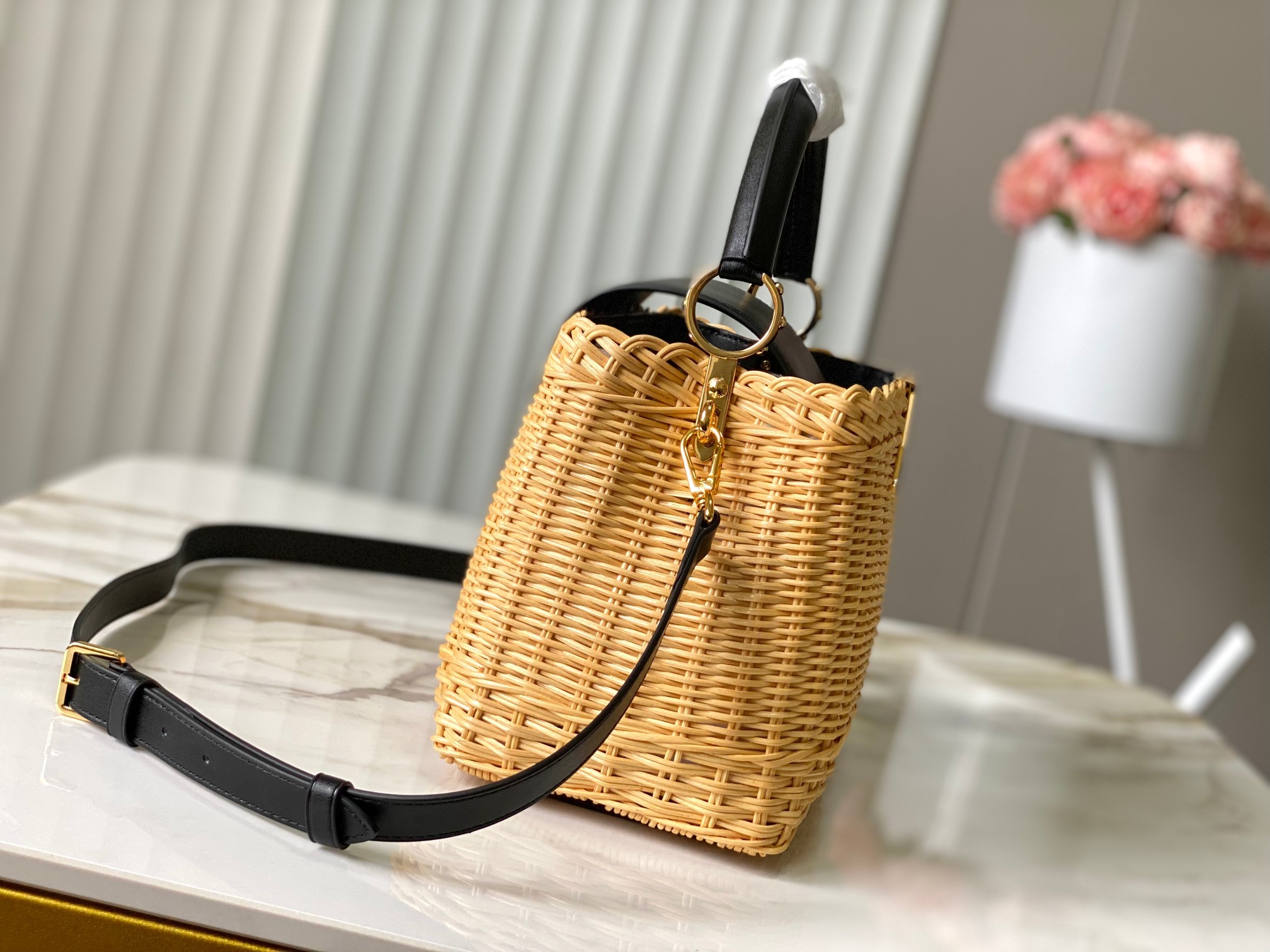 🔹特级精品🔹动态芯片🔹M26003/M48865黑印花竹篮🔹本款Capucines手袋向路易威登于189