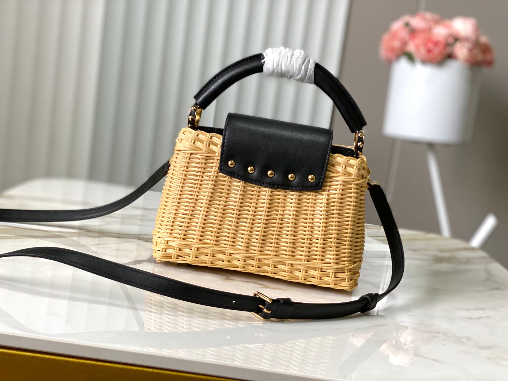 🔹正品原料🔹动态芯片🔹M26003/M48865黑印花竹篮🔹本款Capucines手袋向路易威登于189