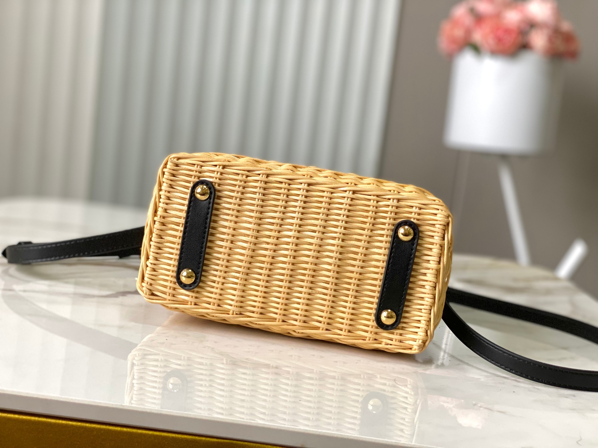 🔹正品原料🔹动态芯片🔹M26003/M48865黑印花竹篮🔹本款Capucines手袋向路易威登于189