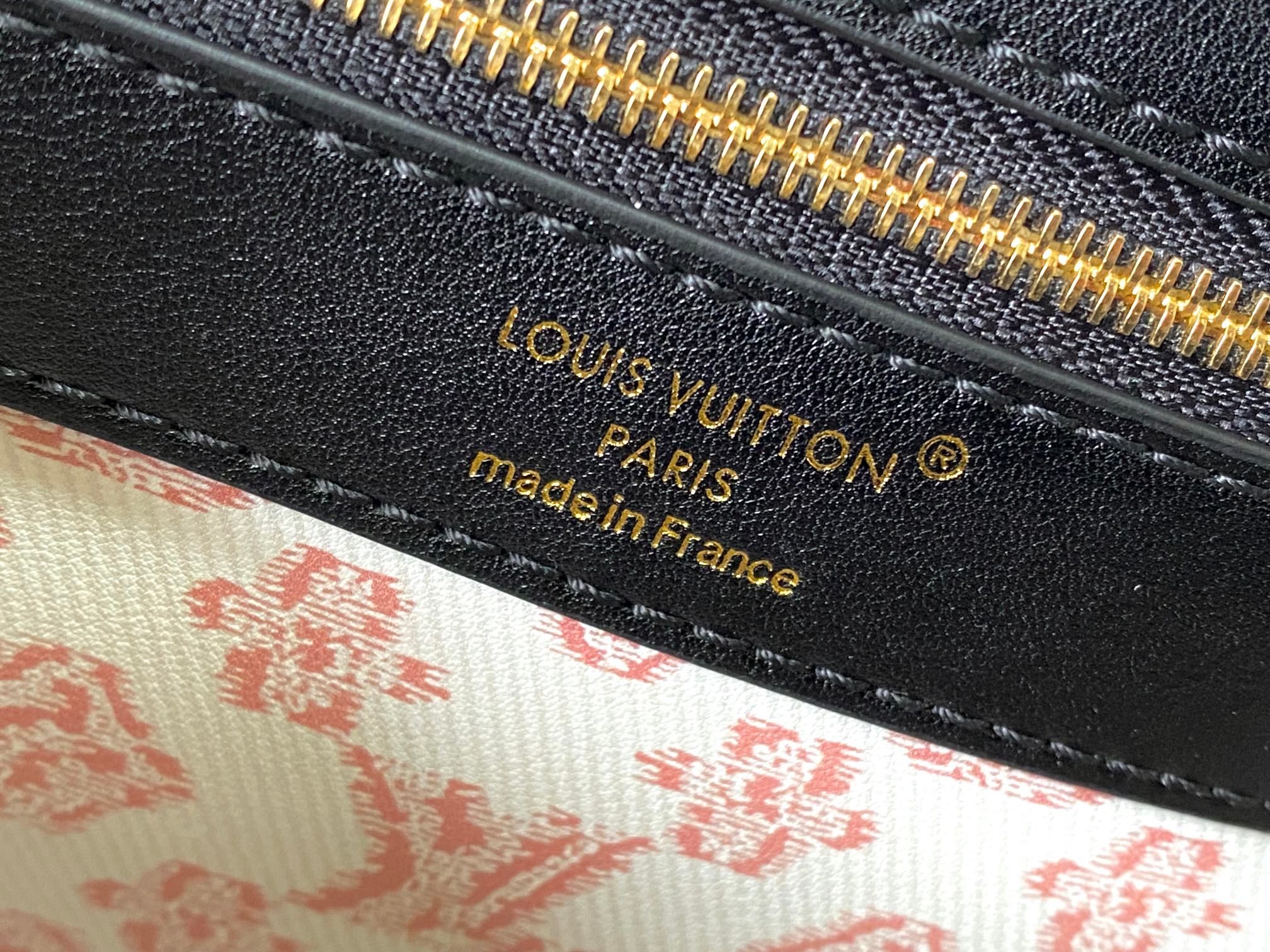 🔹正品原料🔹动态芯片🔹M26003/M48865黑印花竹篮🔹本款Capucines手袋向路易威登于189