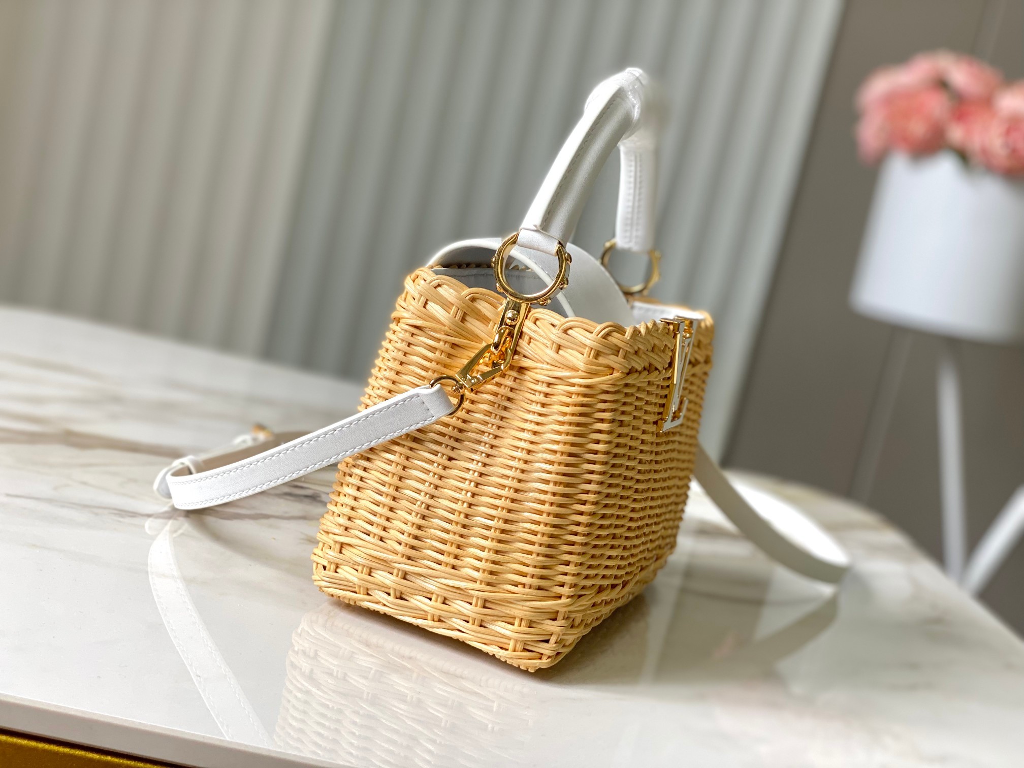 🔹正品原料🔹动态芯片🔹M26004/M48865白印花竹篮🔹本款Capucines手袋向路易威登于189