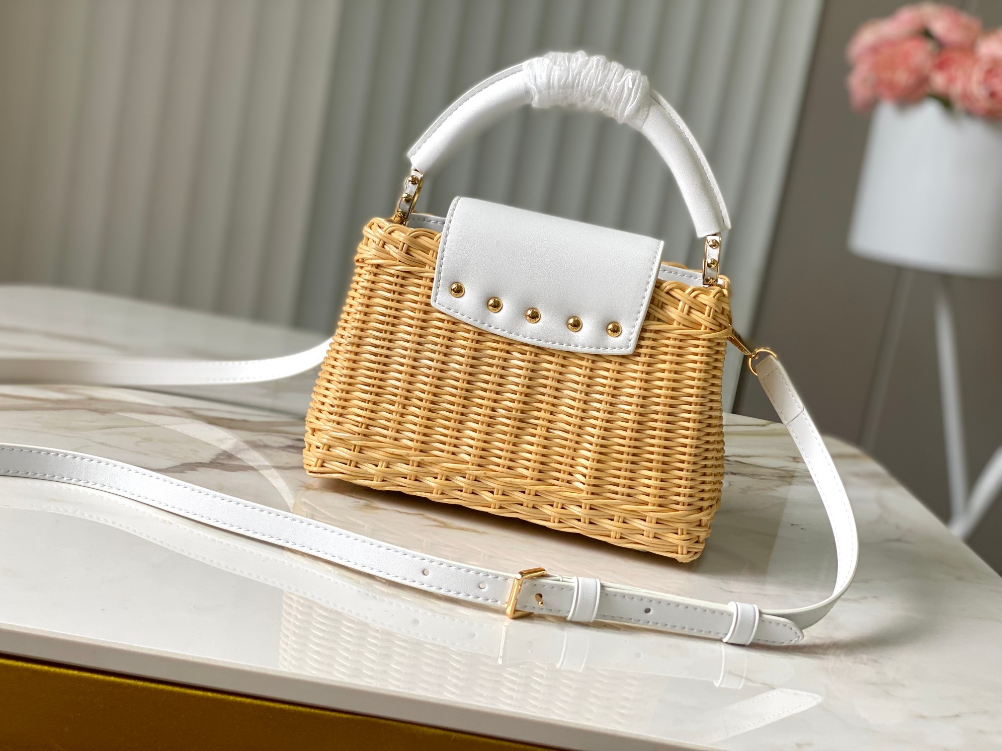 🔹正品原料🔹动态芯片🔹M26004/M48865白印花竹篮🔹本款Capucines手袋向路易威登于189